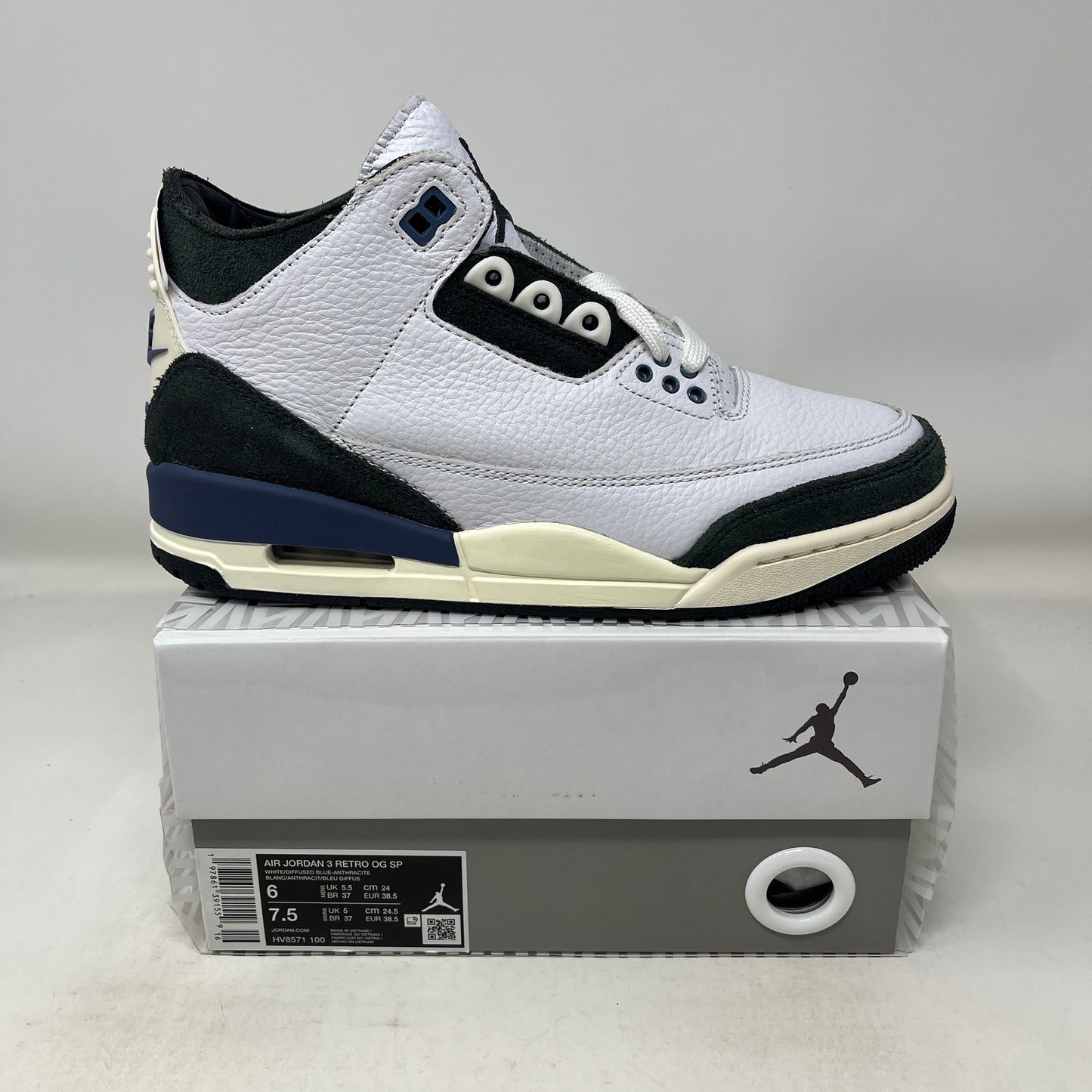 Jordan 3 Retro OG SP A Ma Maniére Diffused Blue