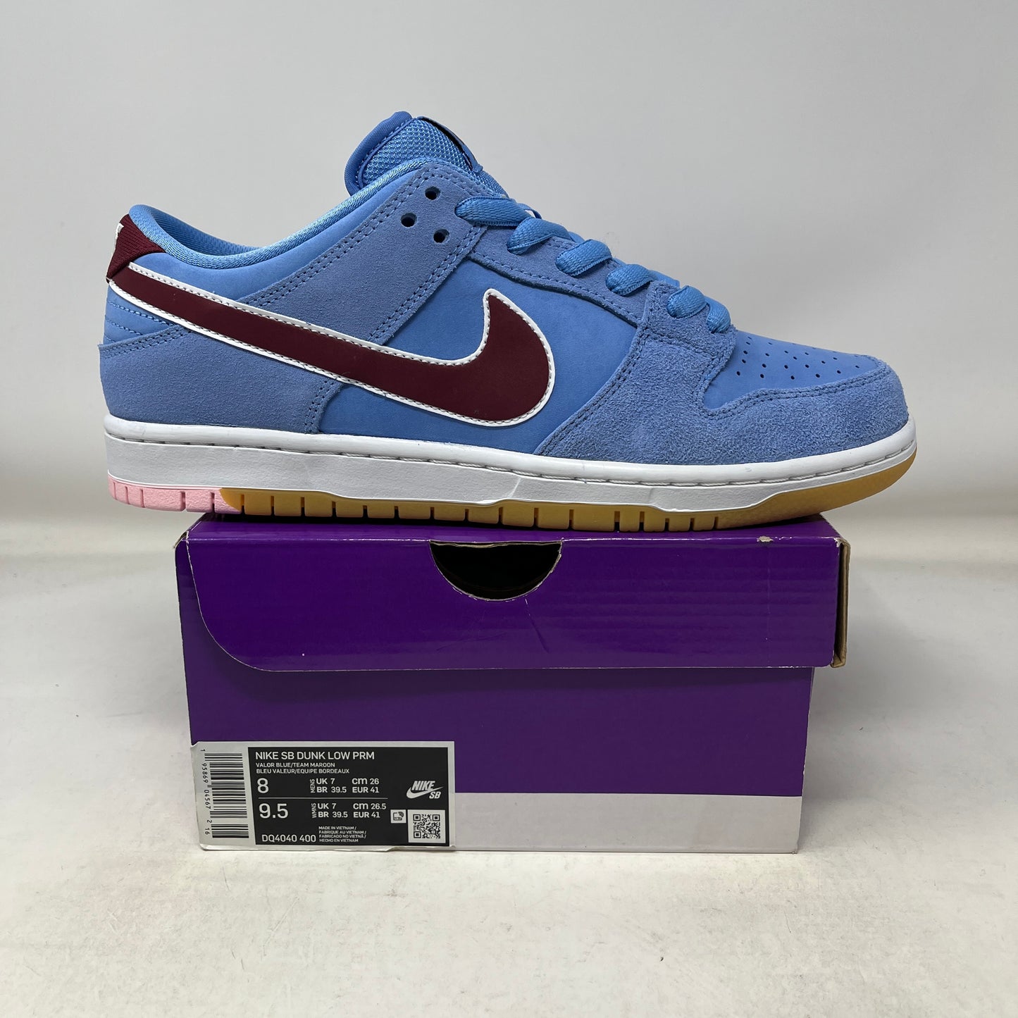 Nike SB Dunk Low Philadelphia Phillies