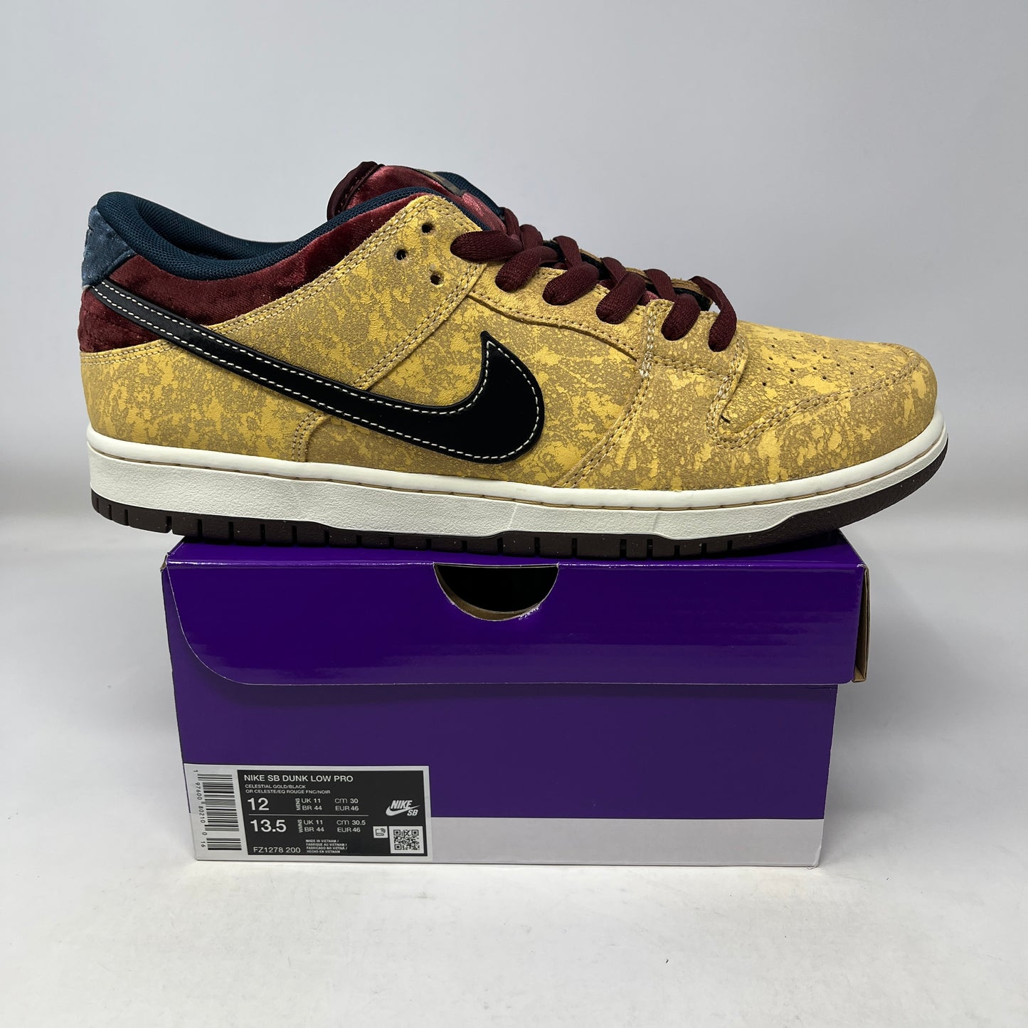 Nike SB Dunk Low City of Cinema