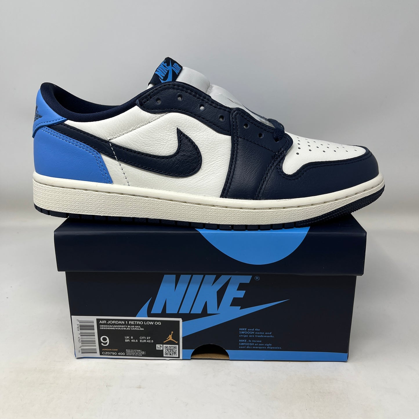 Jordan 1 Low OG Obsidian UNC
