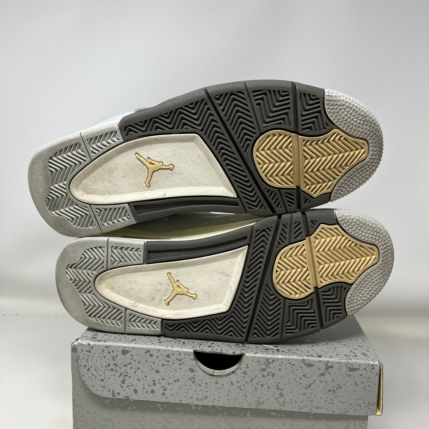 Jordan 4 Retro SE Craft Photon Dust Used