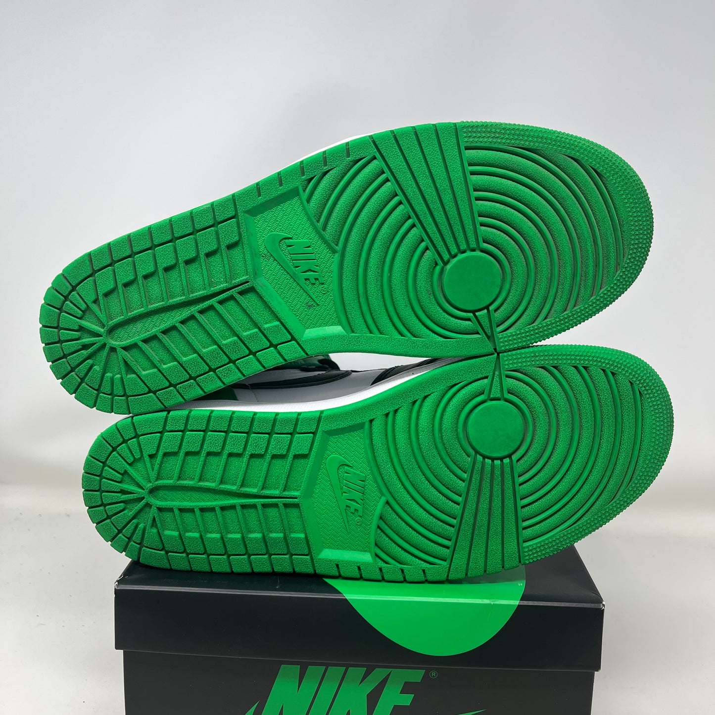 Jordan 1 Retro High OG Lucky Green Used
