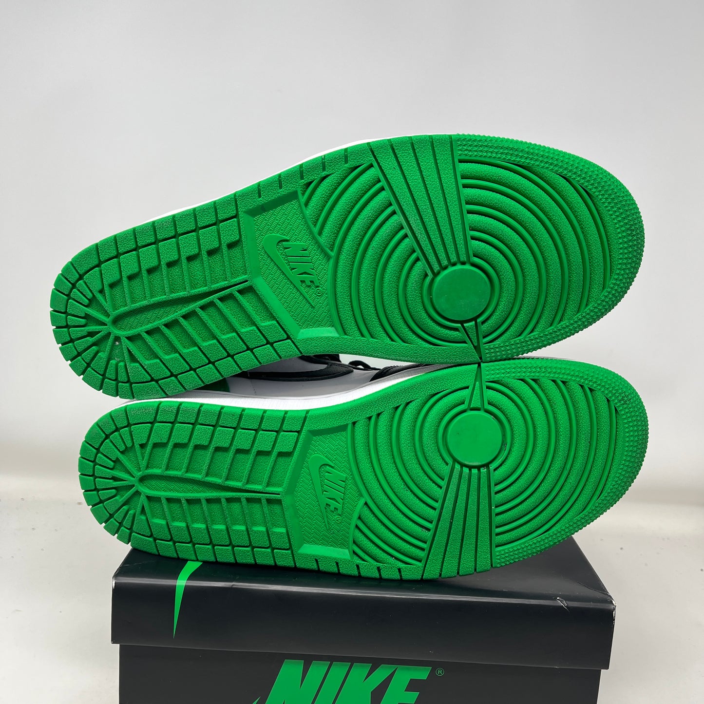 Jordan 1 Retro High OG Lucky Green Used