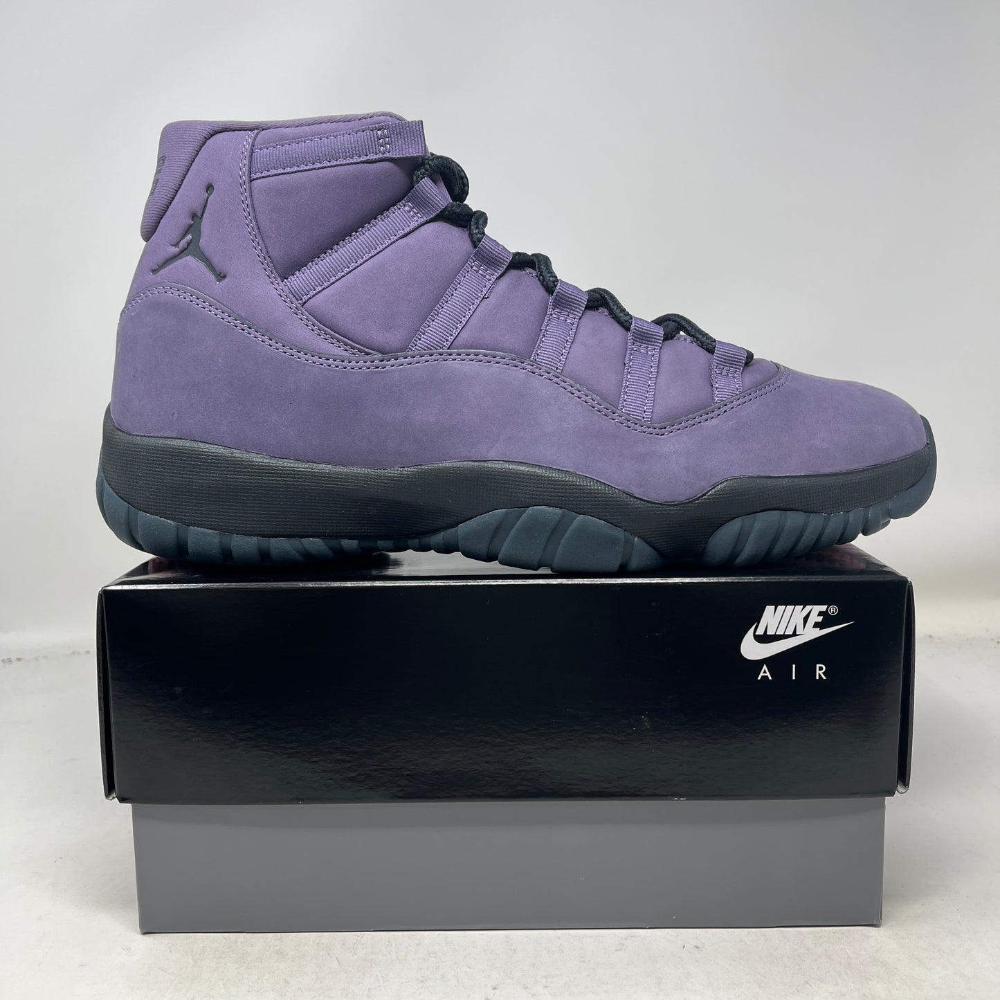 Jordan 11 Retro Mojave