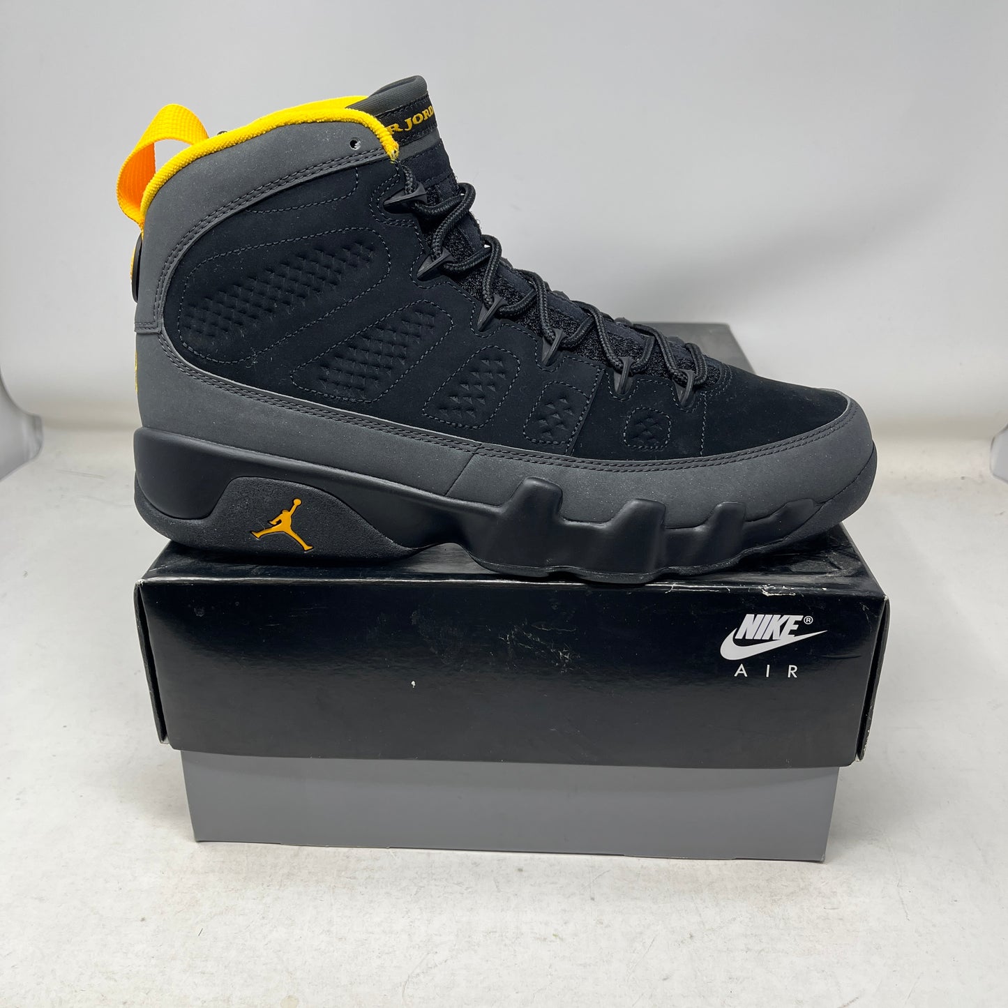 Jordan 9 Retro Dark Charcoal University Gold