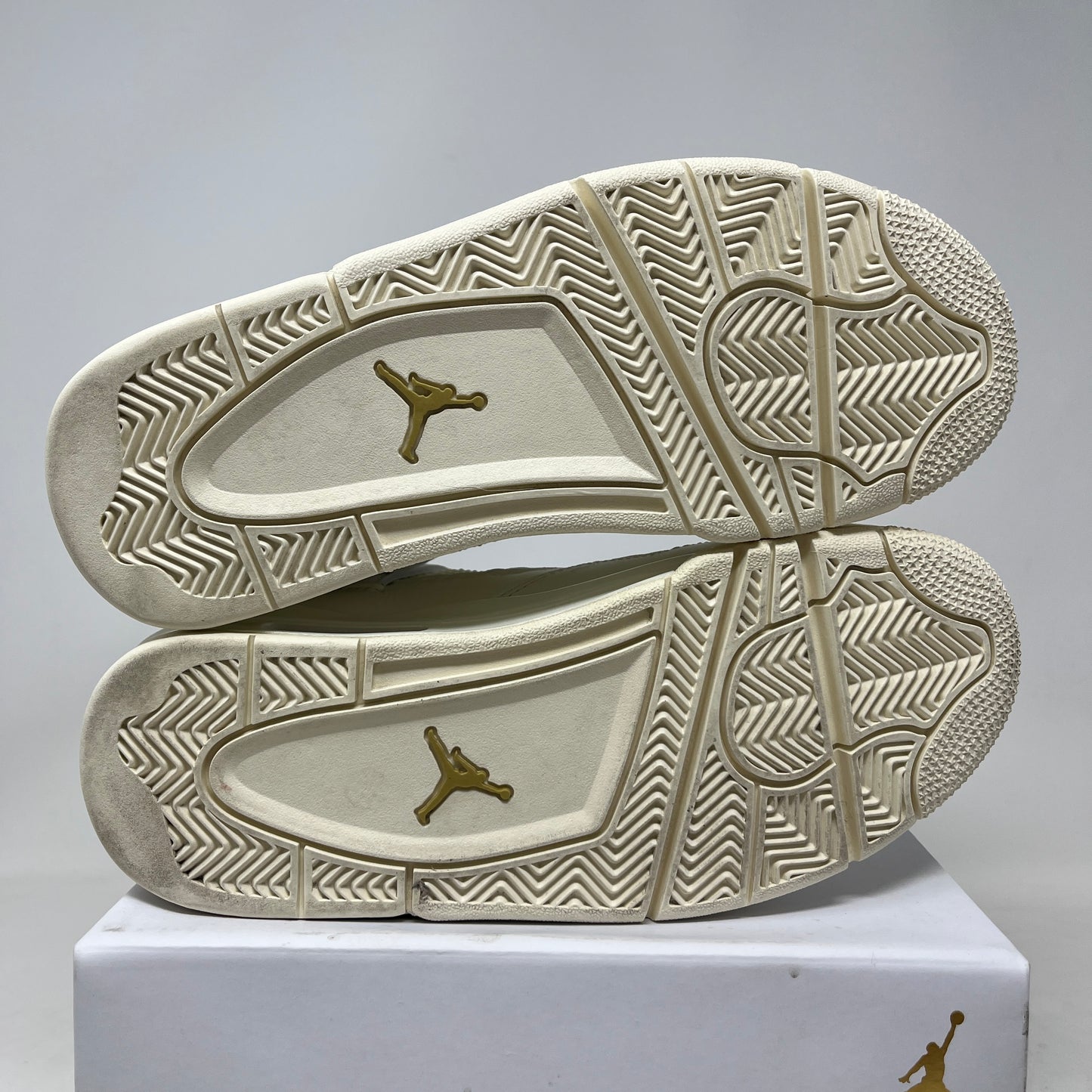 Jordan 4 Retro Metallic Gold (Women's) Used