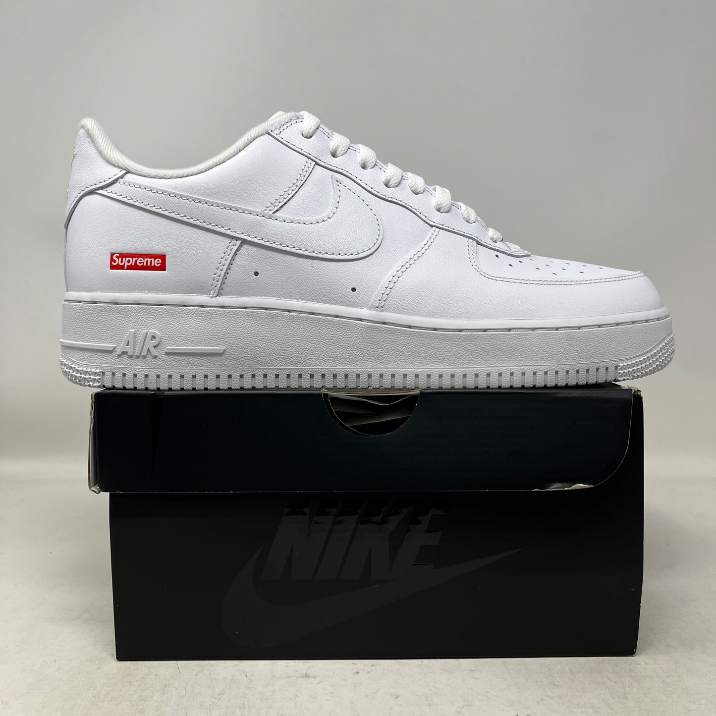 Nike Air Force 1 Low Supreme White