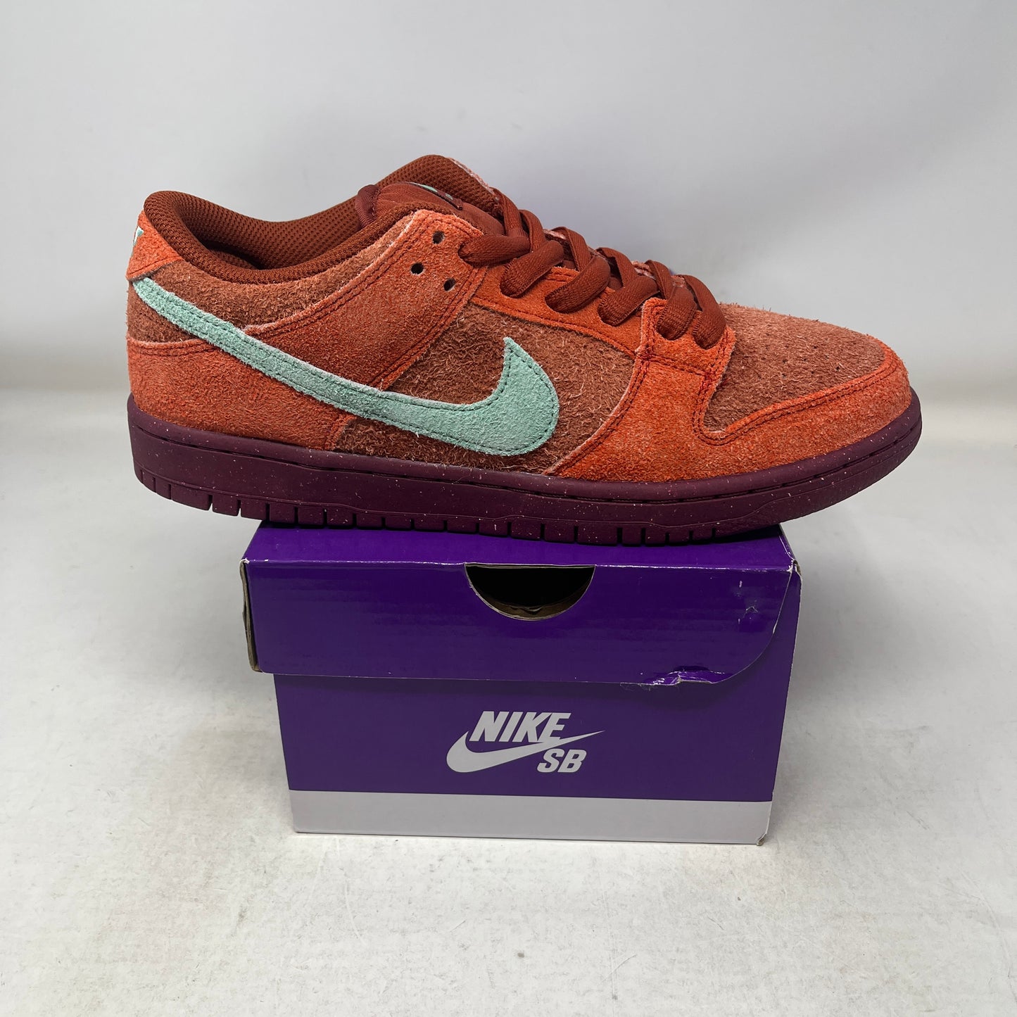 Nike SB Dunk Low Mystic Red Rosewood