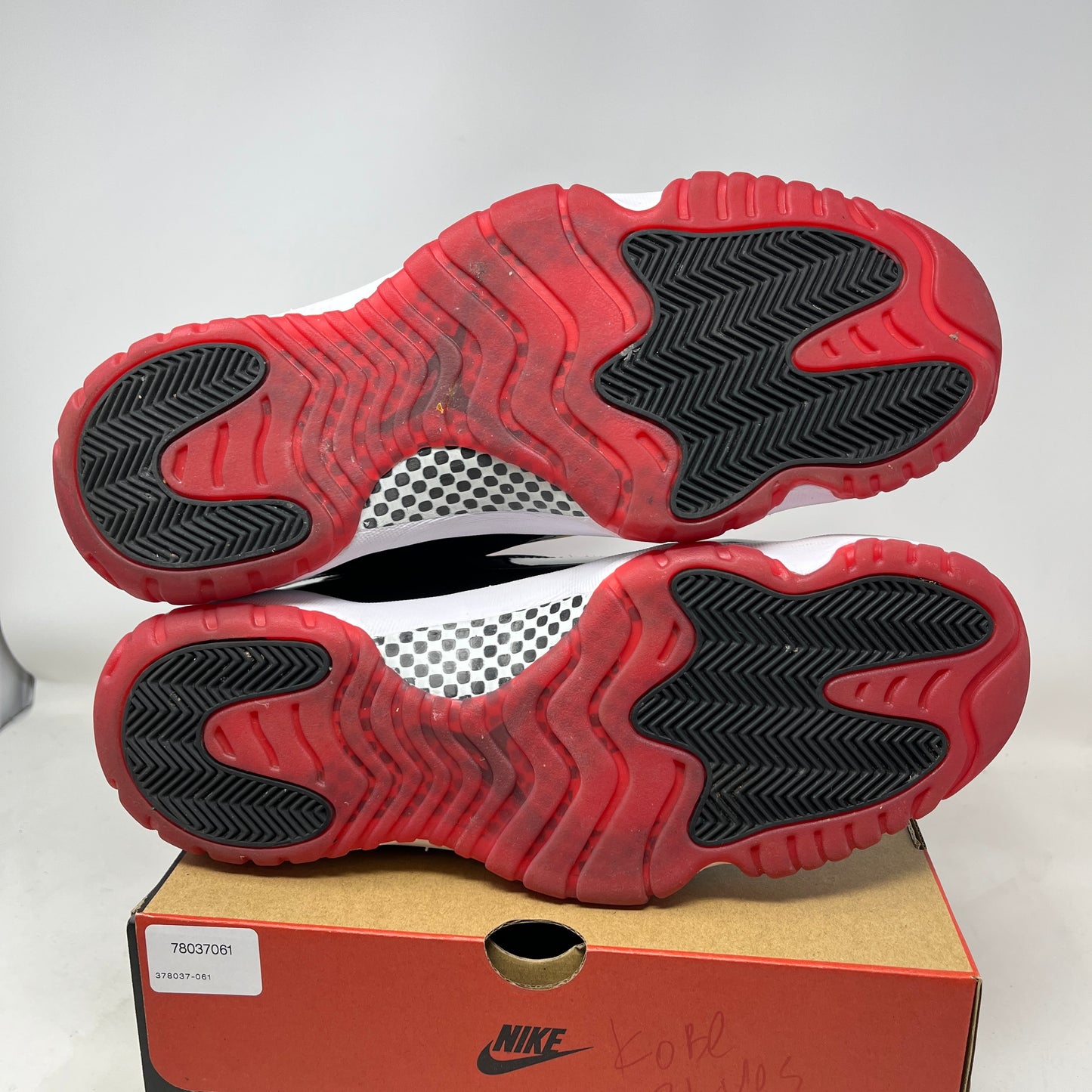 Jordan 11 Retro Playoffs Bred (2019) Used