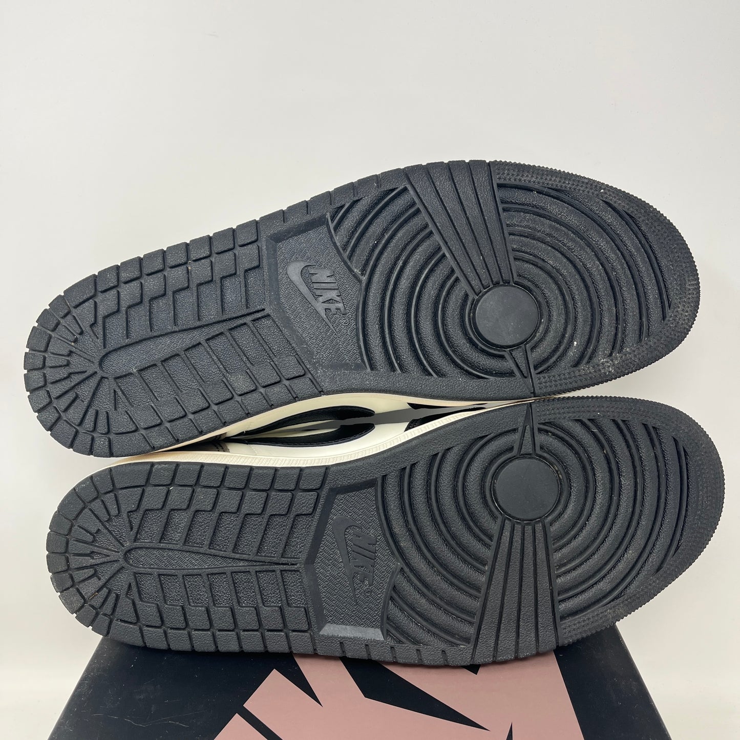 Jordan 1 Retro Low OG Mocha Used