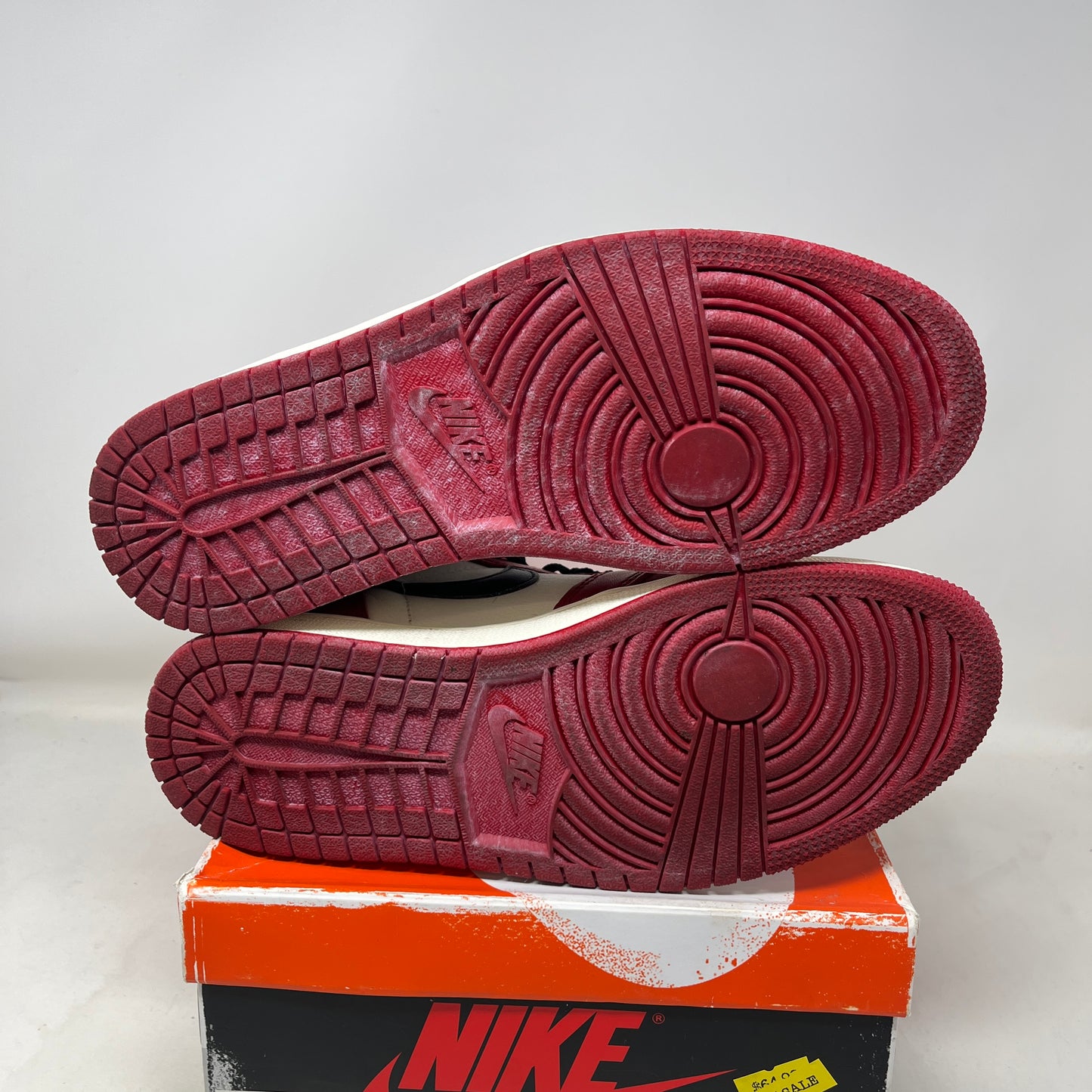 Jordan 1 Retro High OG Chicago Lost and Found Used