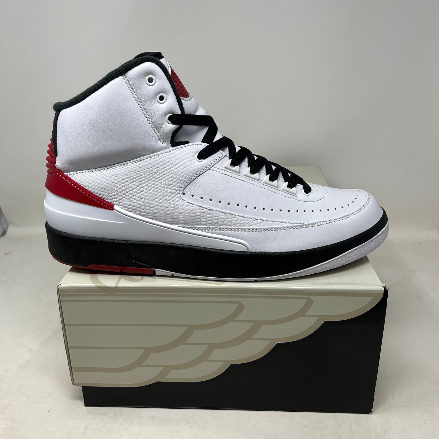Jordan 2 Retro OG Chicago (2022)