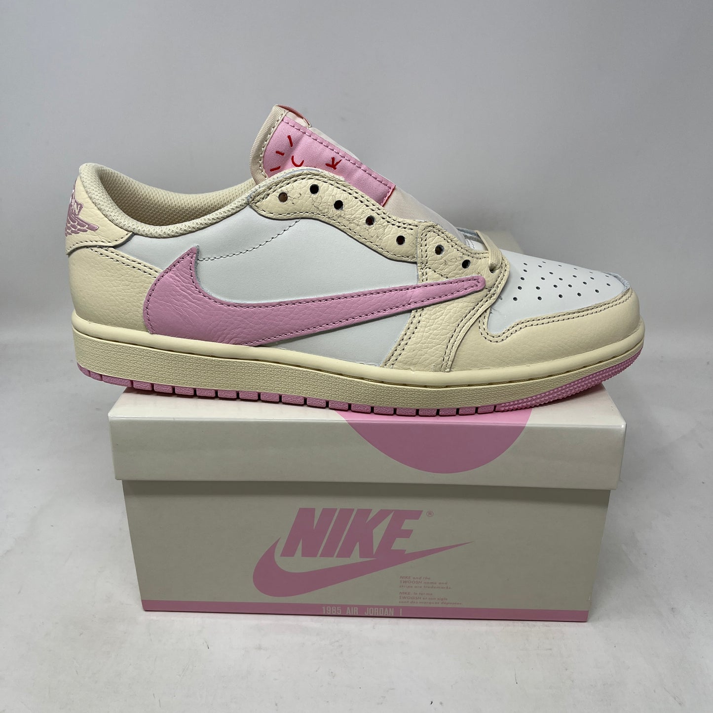 Jordan 1 Retro Low OG SP Travis Scott Shy Pink