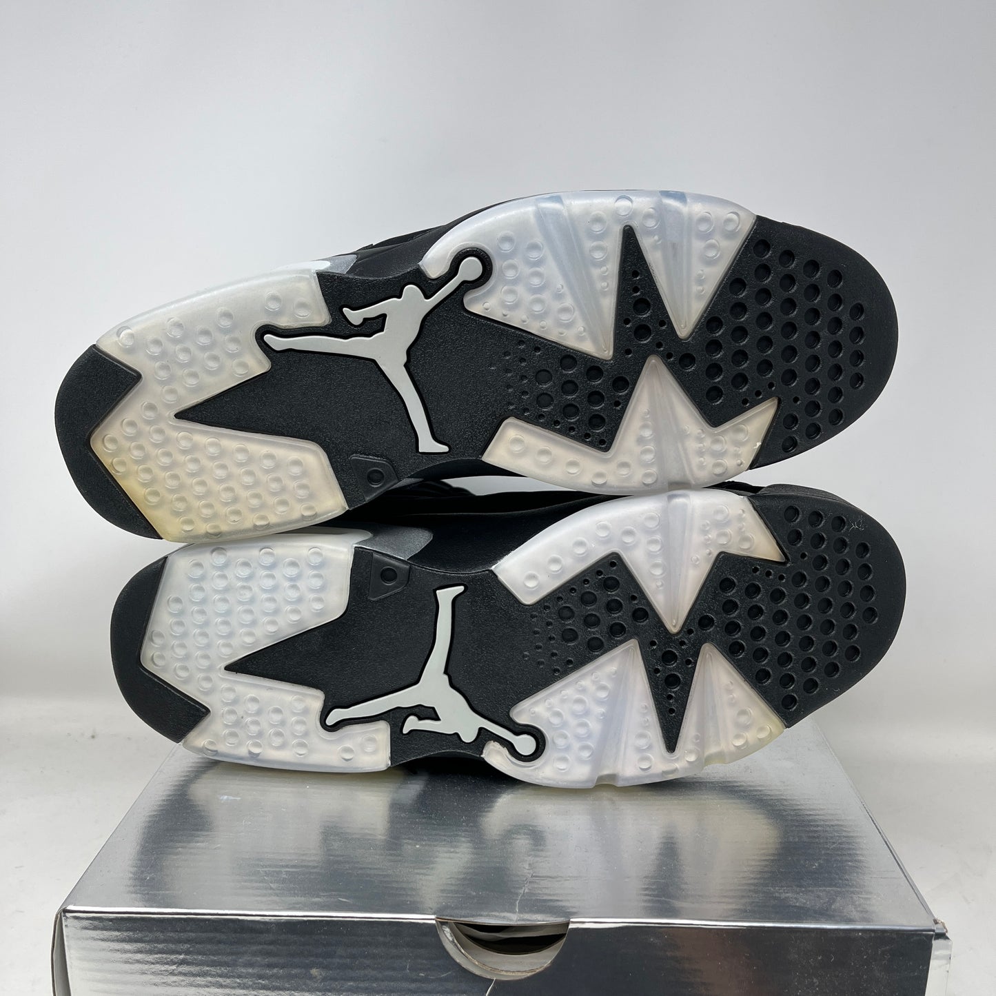 Jordan 6 Retro Chrome