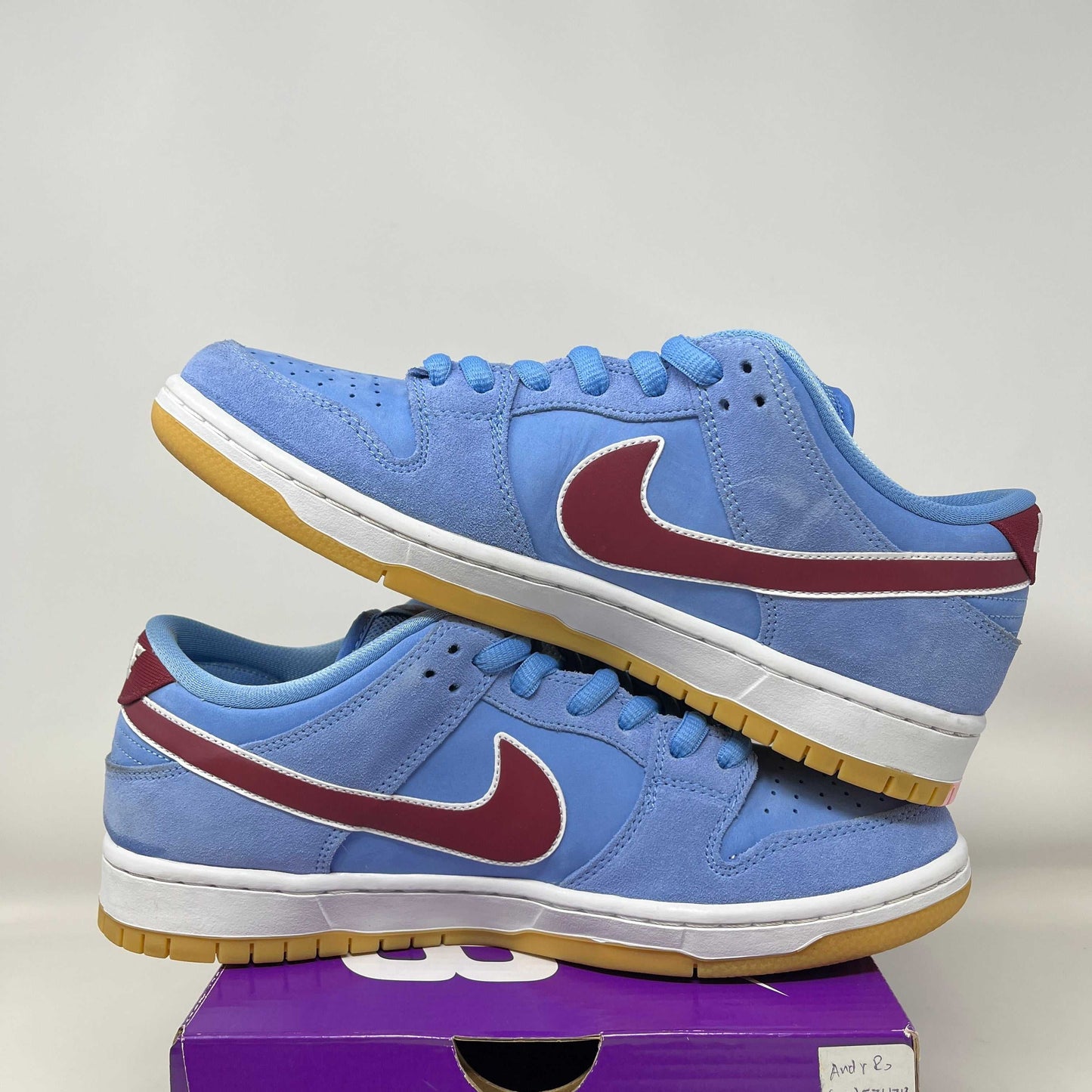 Nike SB Dunk Low Philadelphia Phillies Used