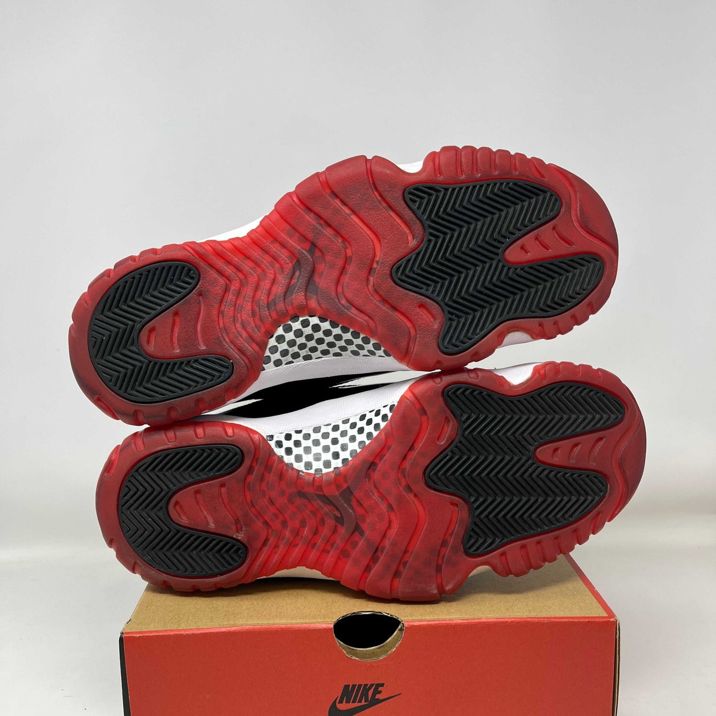 Jordan 11 Retro Playoffs Bred (2019) Used