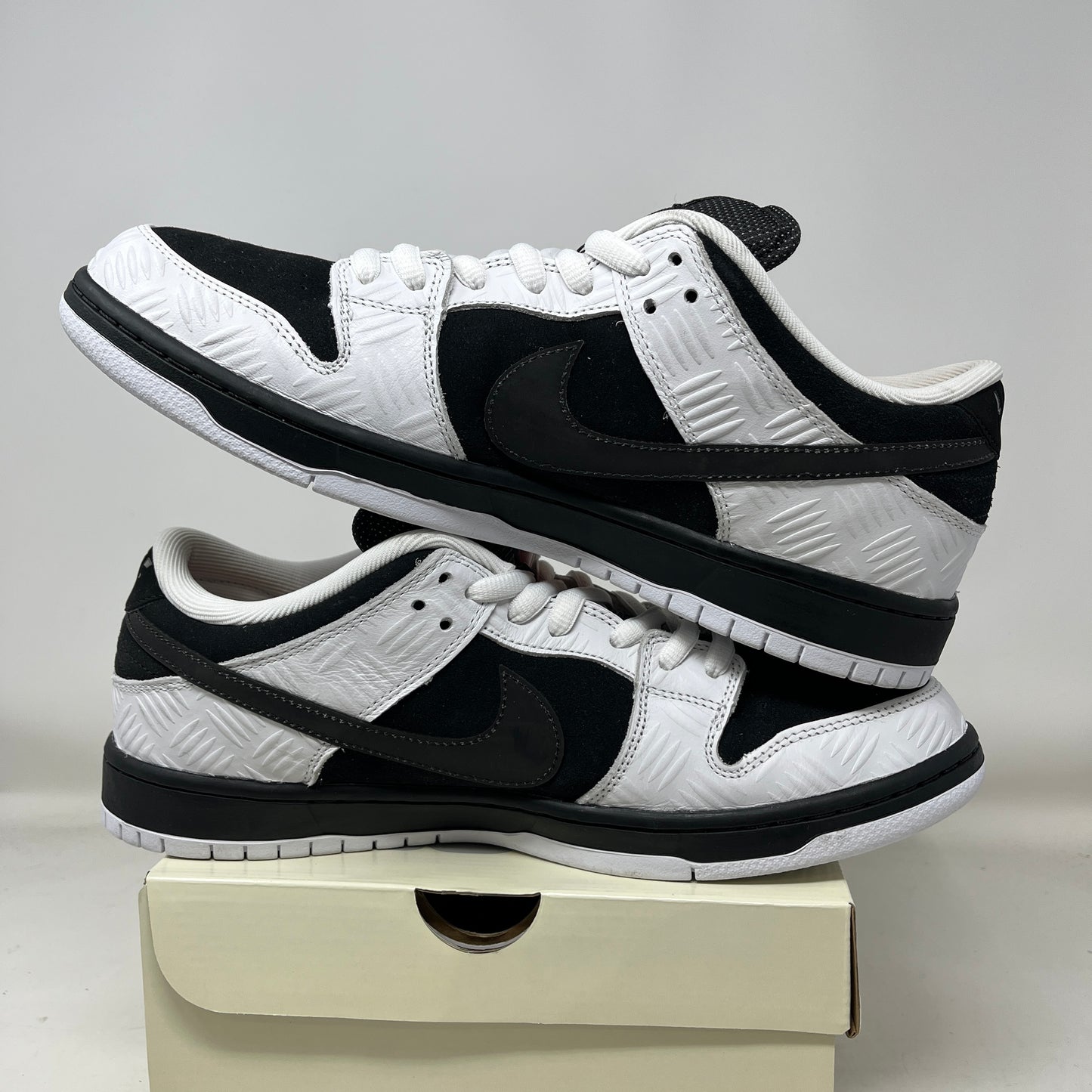 Nike SB Dunk Low TIGHTBOOTH Used
