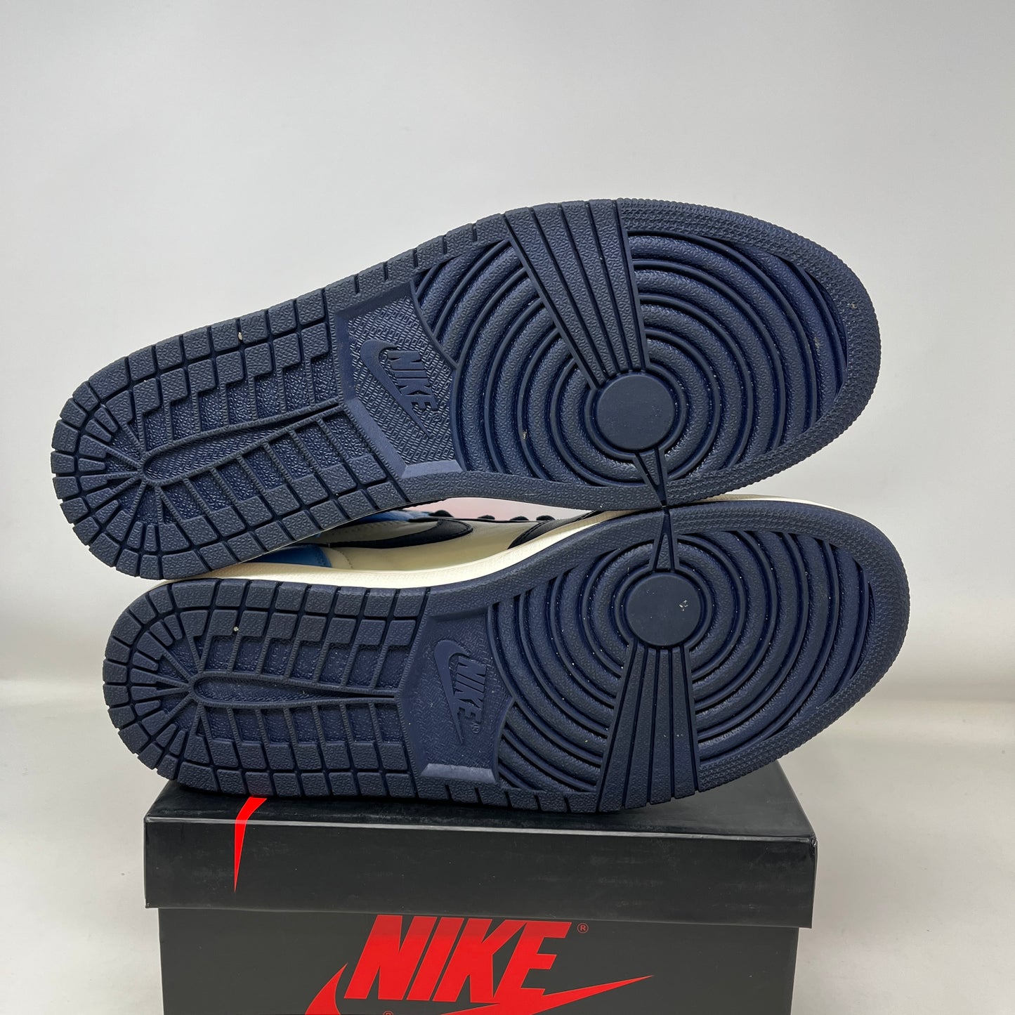 Jordan 1 Retro High Obsidian Used