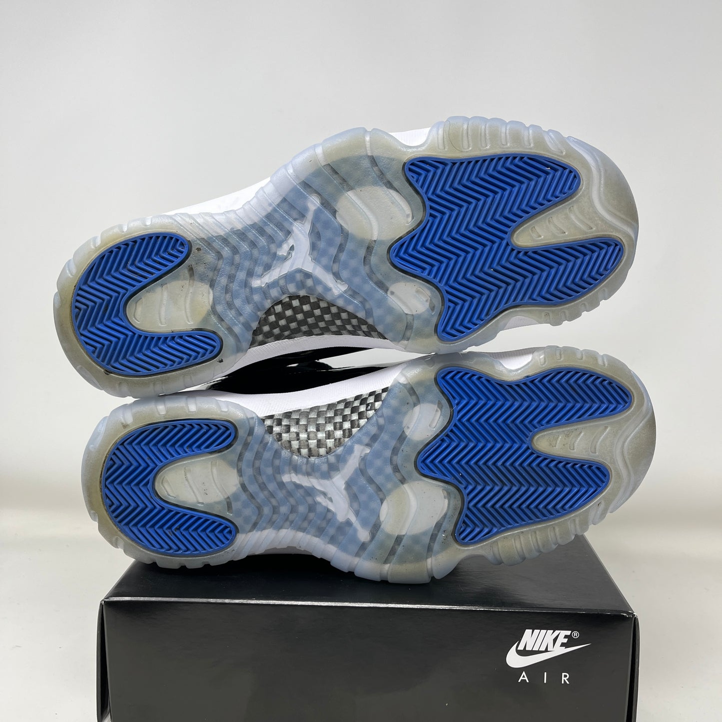 Jordan 11 Retro Low Space Jam Used