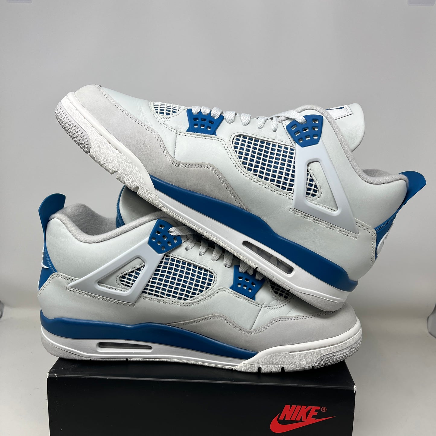 Jordan 4 Retro Military Blue (2024) Used