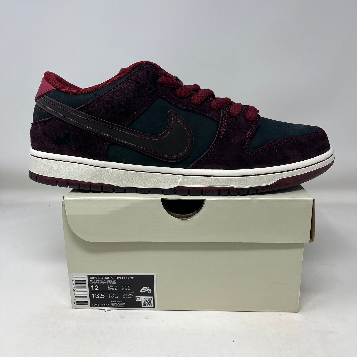 Nike SB Dunk Low Riot Skateshop