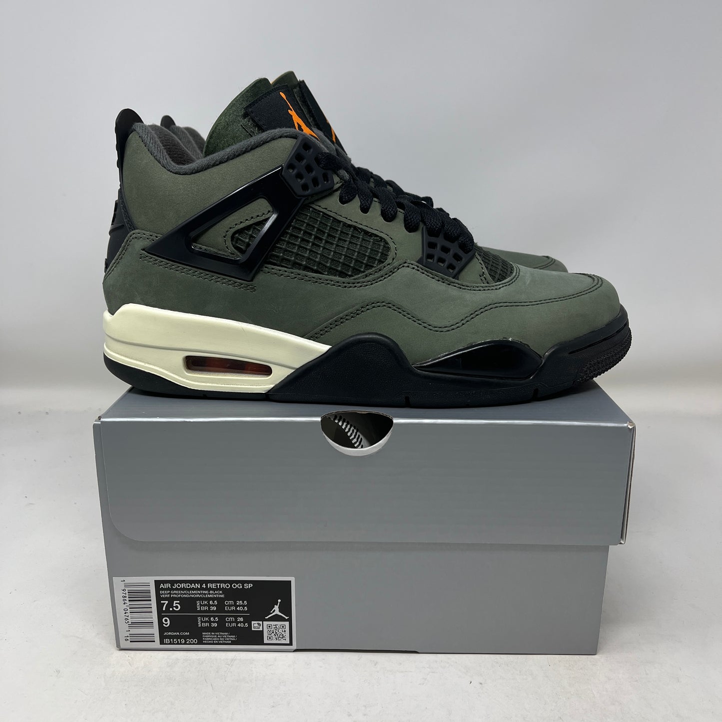 Jordan 4 Retro OG SP Undefeated (2025) Used