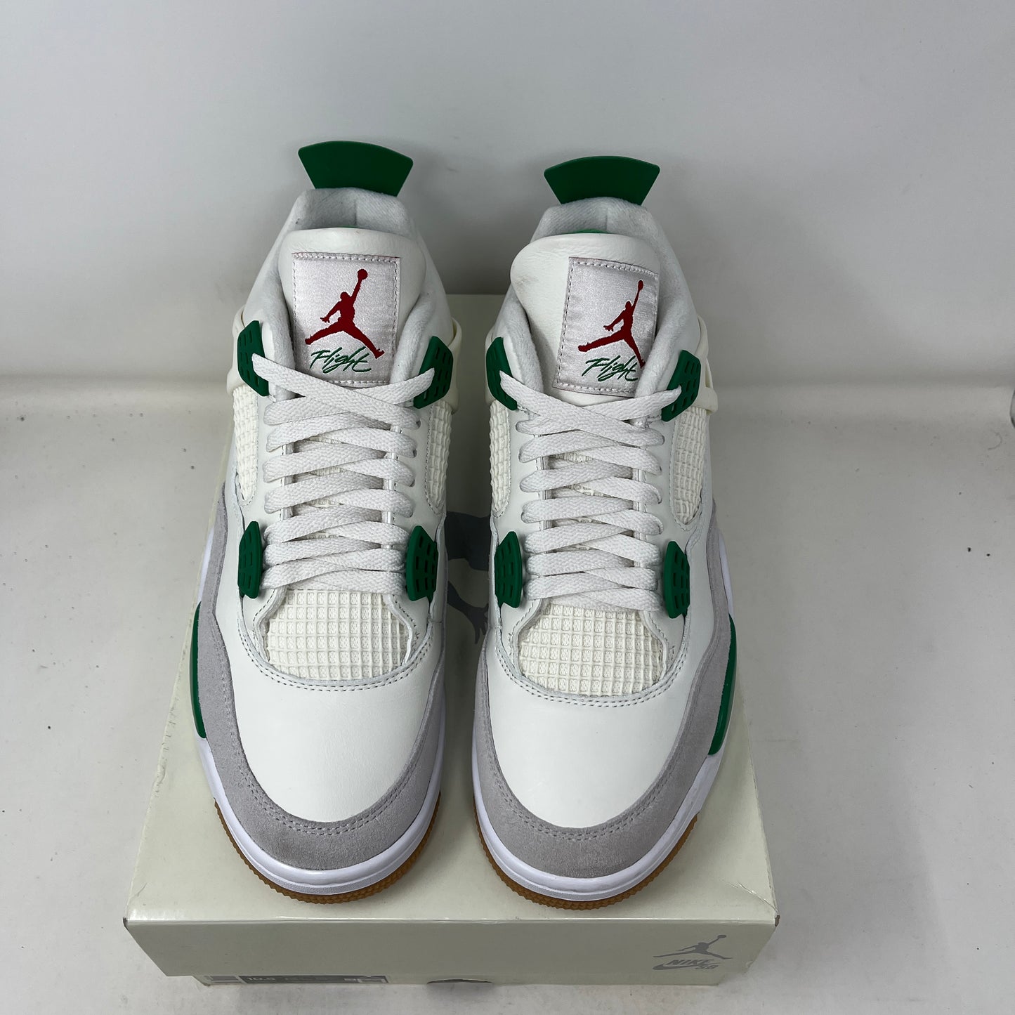 Jordan 4 Retro SB Pine Green Used