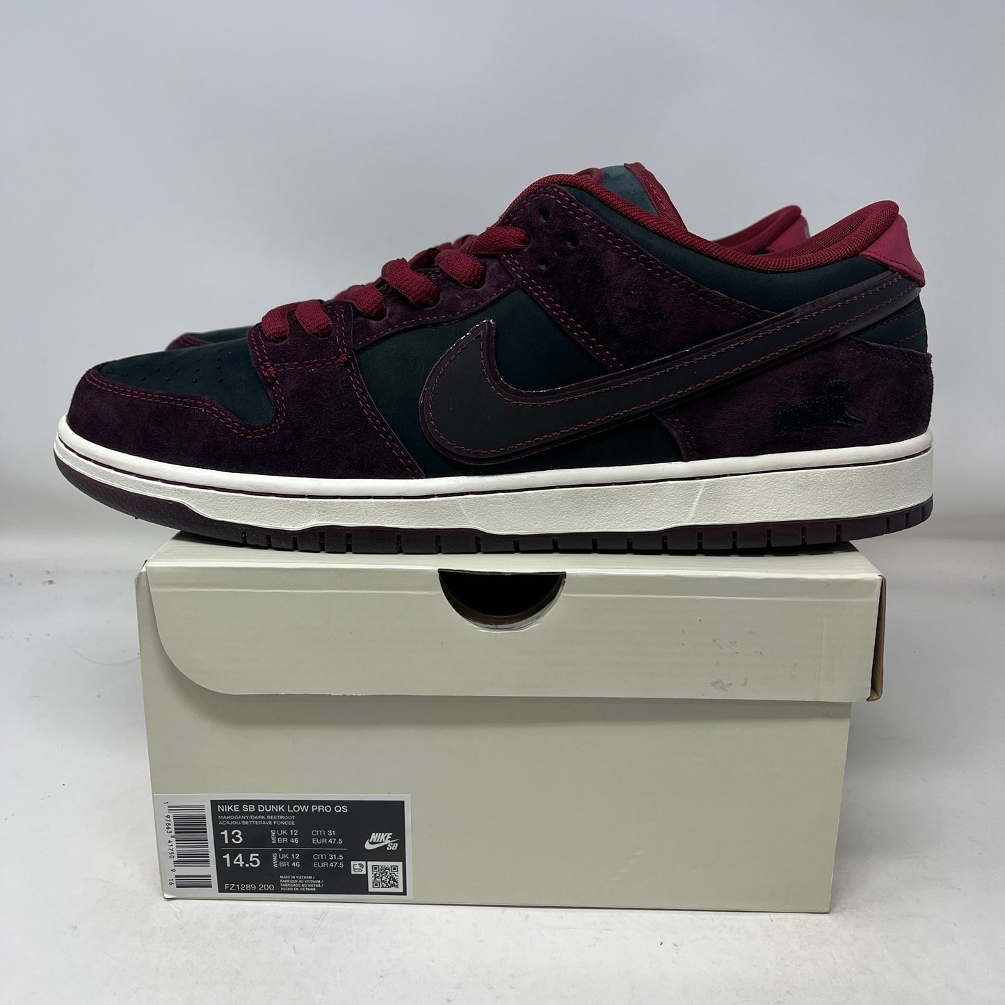 Nike SB Dunk Low Riot Skateshop Used