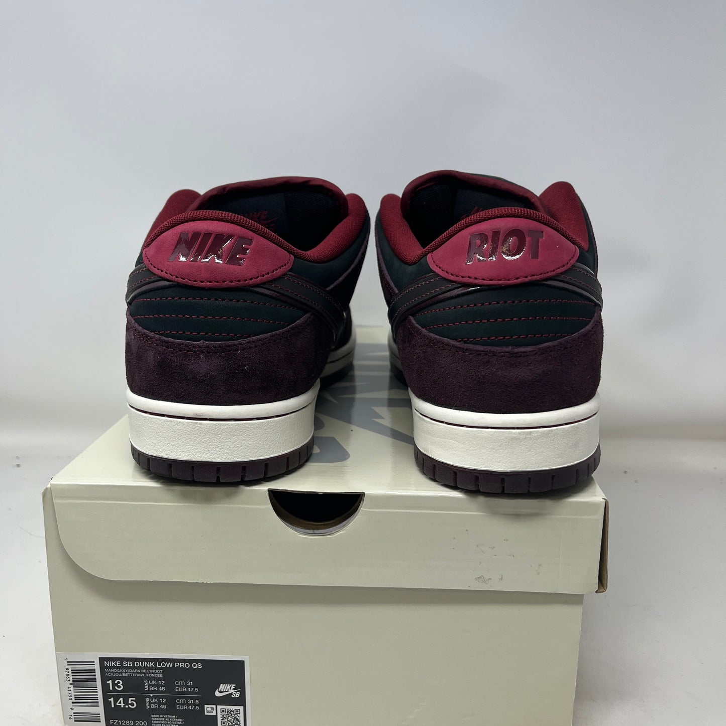 Nike SB Dunk Low Riot Skateshop Used