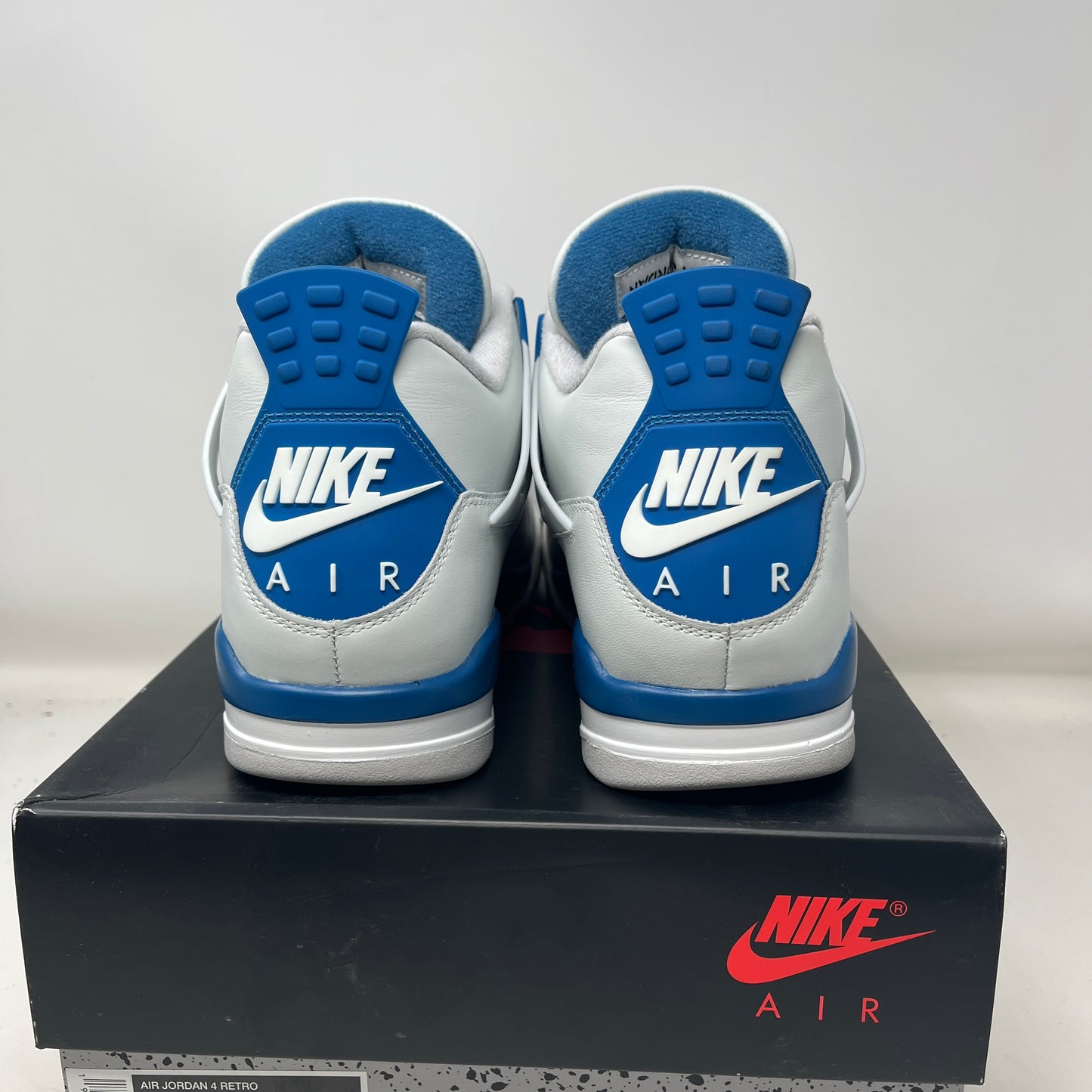 Jordan 4 Retro Military Blue (2024) Used