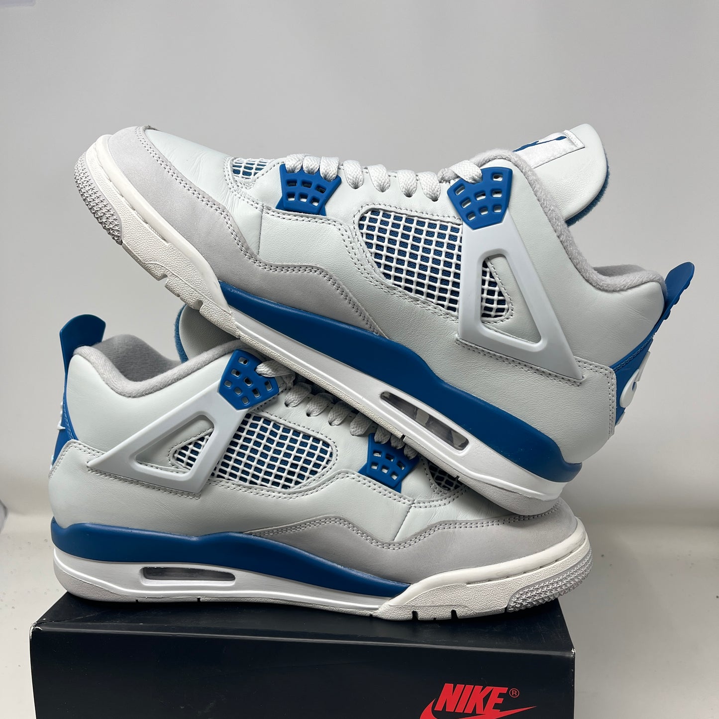 Jordan 4 Retro Military Blue (2024) Used