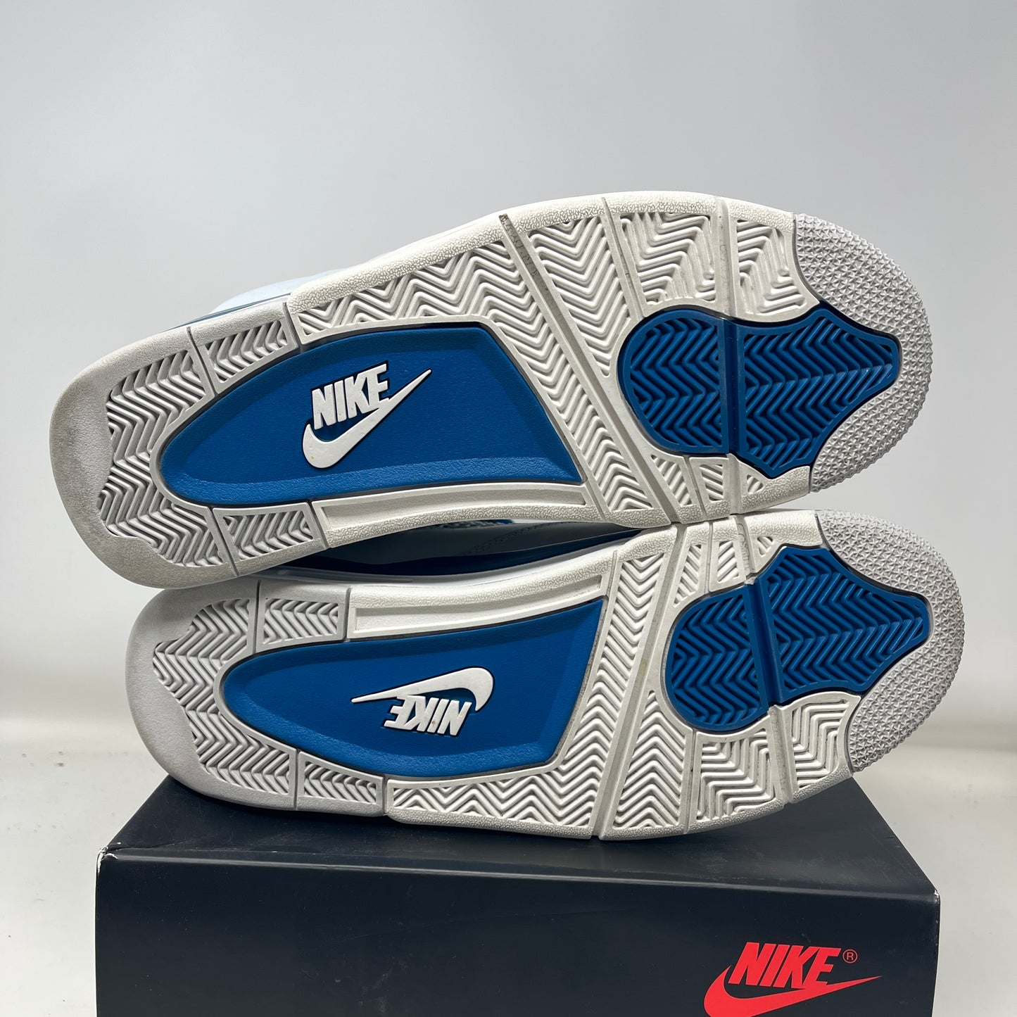 Jordan 4 Retro Military Blue (2024) Used
