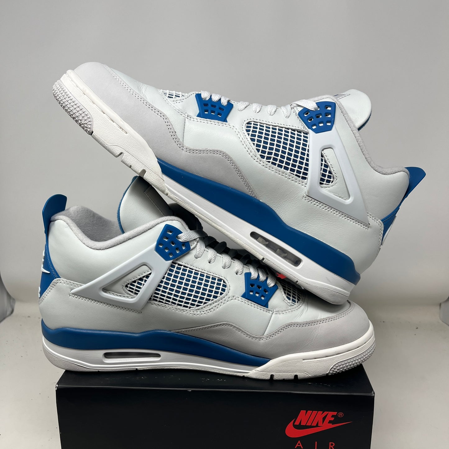 Jordan 4 Retro Military Blue (2024) Used