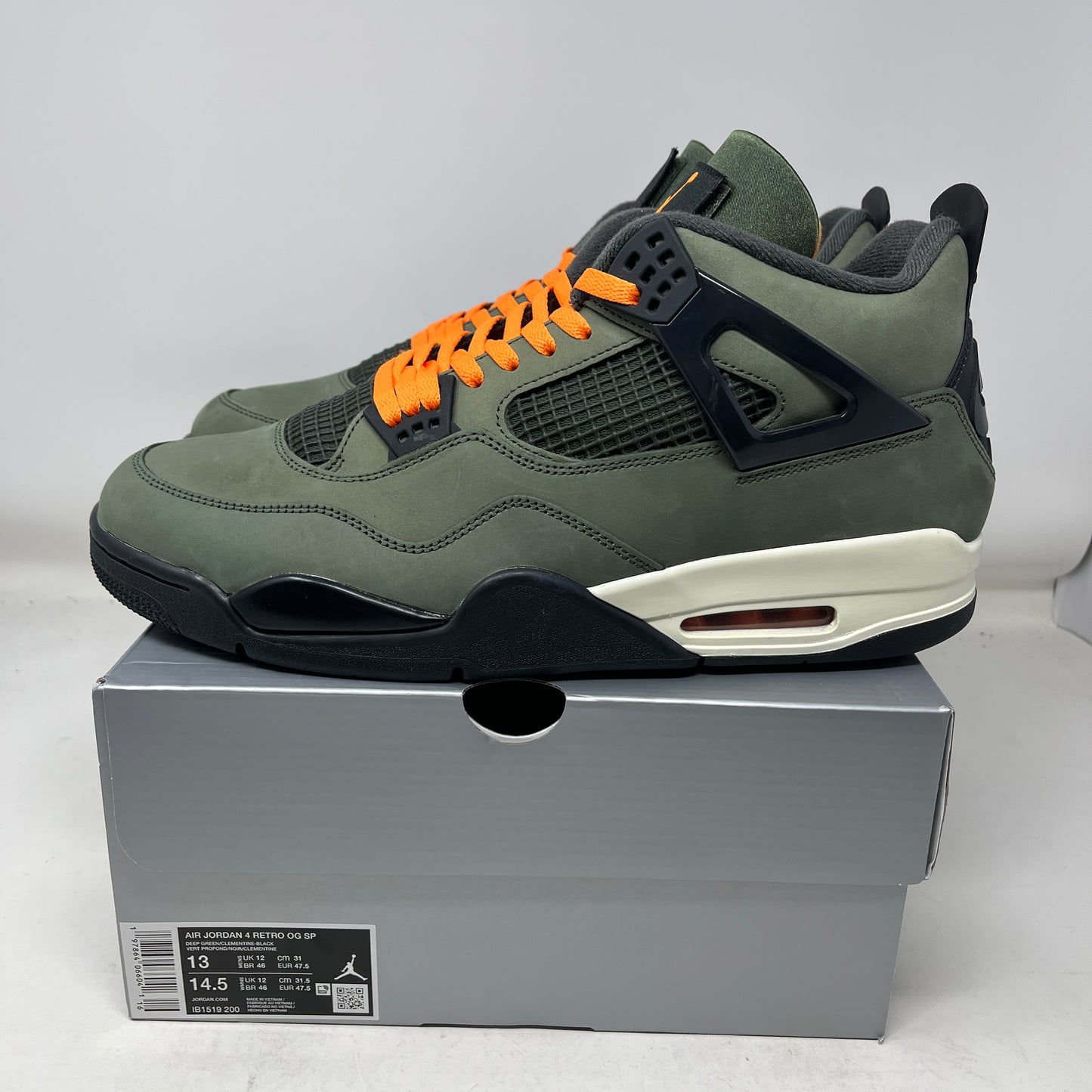 Jordan 4 Retro OG SP Undefeated (2025) Used
