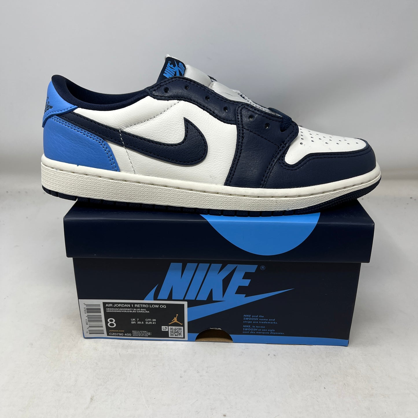 Jordan 1 Low OG Obsidian UNC