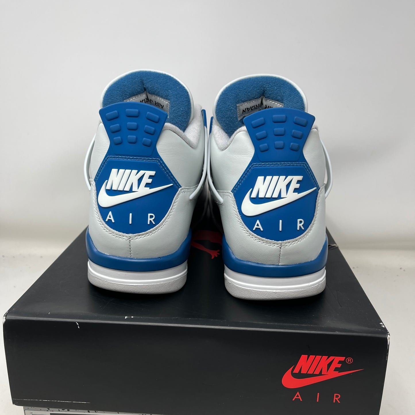 Jordan 4 Retro Military Blue (2024) Used