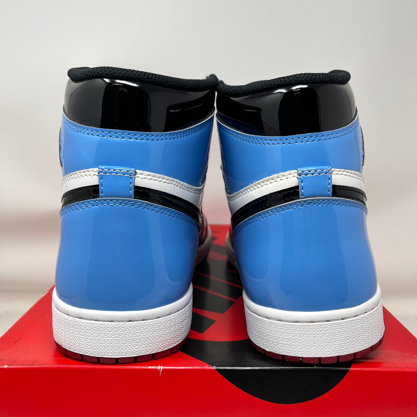 Jordan 1 Retro High Fearless UNC Chicago Used