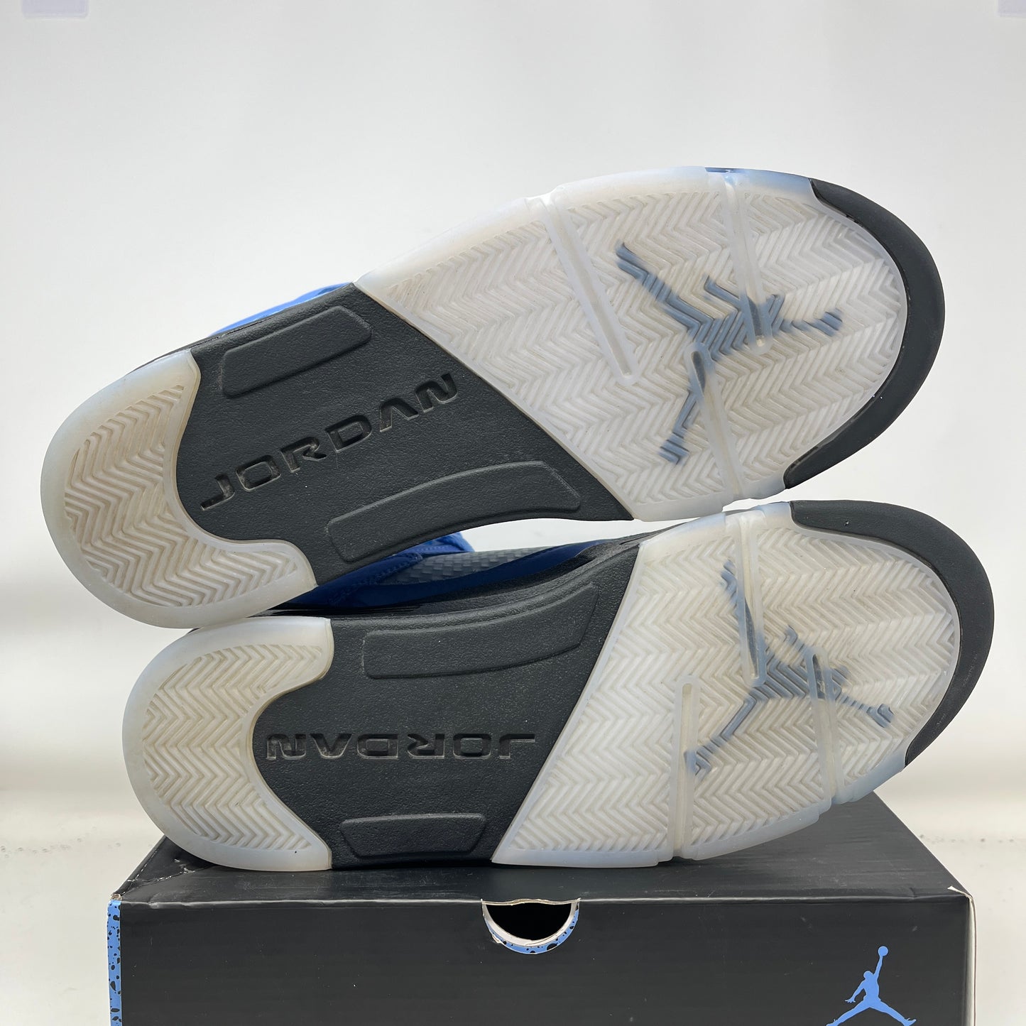 Jordan 5 Retro UNC University Blue Used