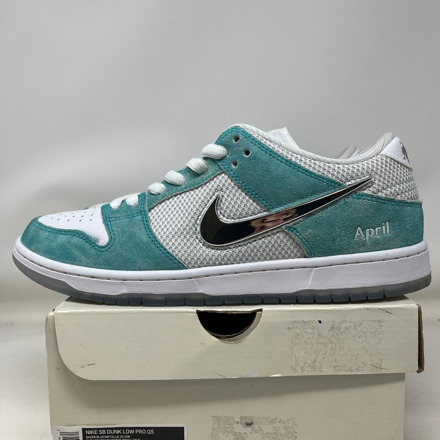 Nike SB Dunk Low April Skateboards Used