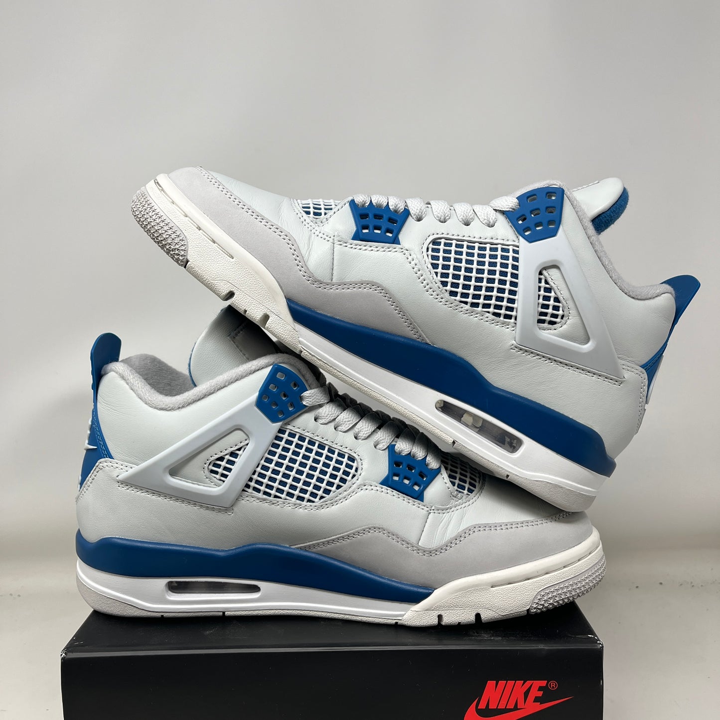 Jordan 4 Retro Military Blue (2024) Used