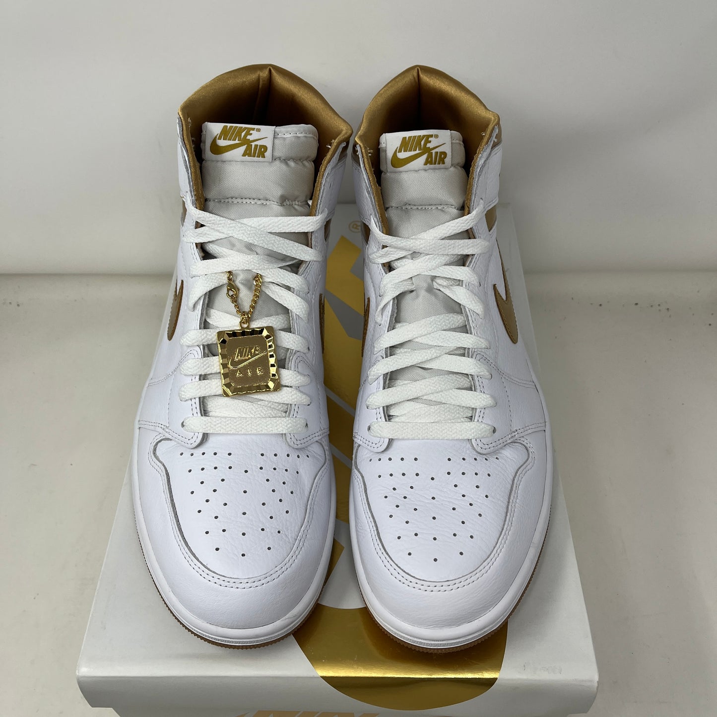 Jordan 1 Retro High OG Metallic Gold (Women's) Used