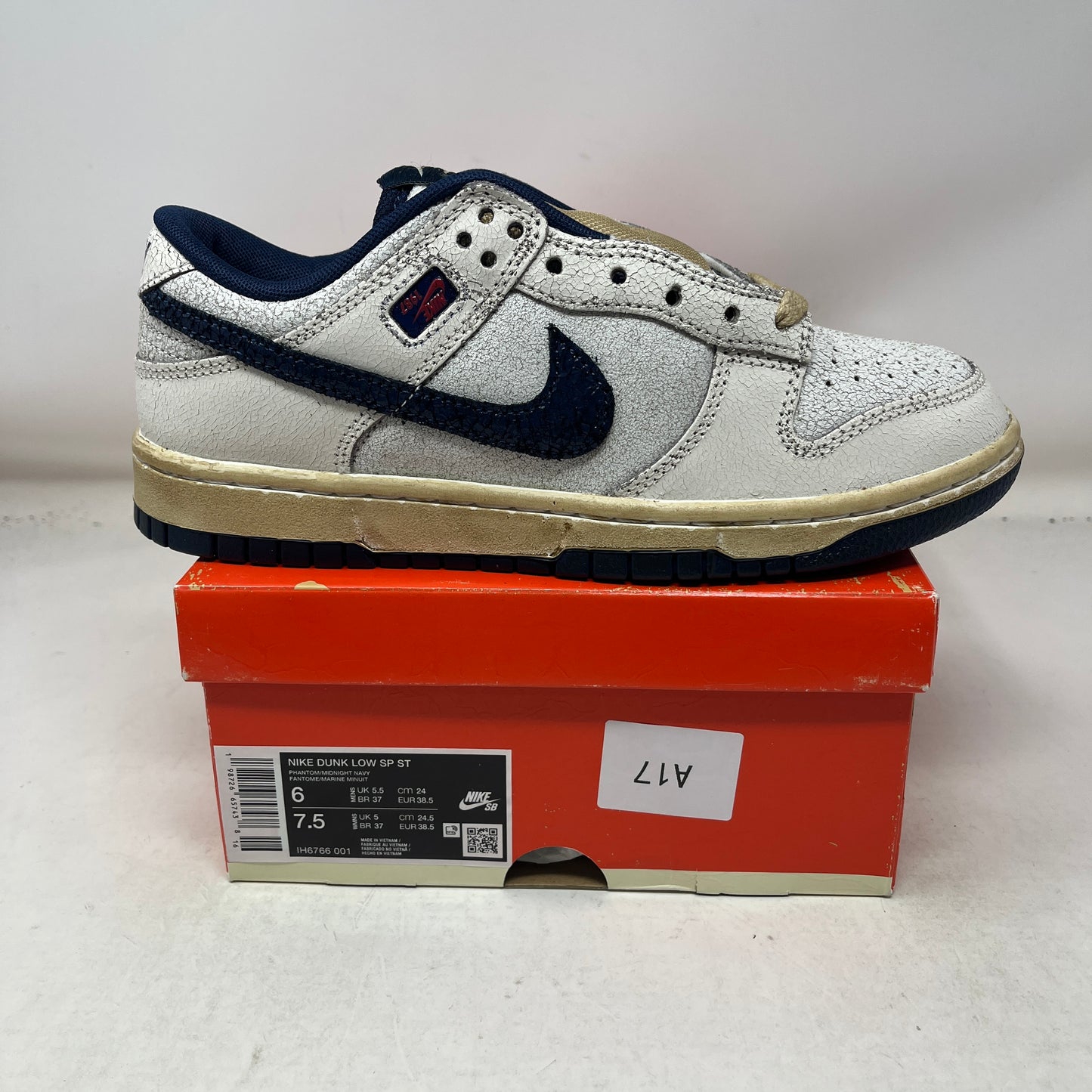 Nike Dunk Low Stranger Things Phantom