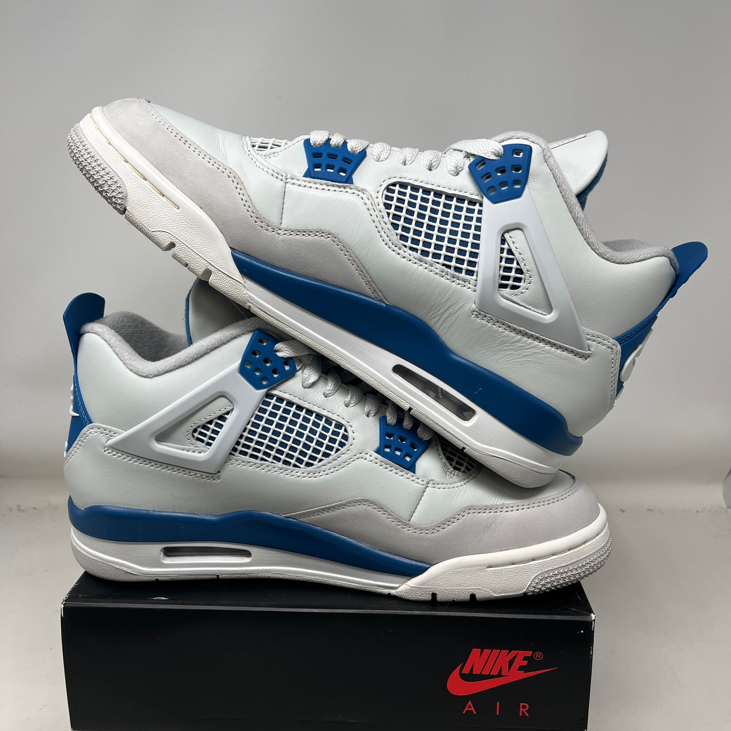 Jordan 4 Retro Military Blue (2024) Used