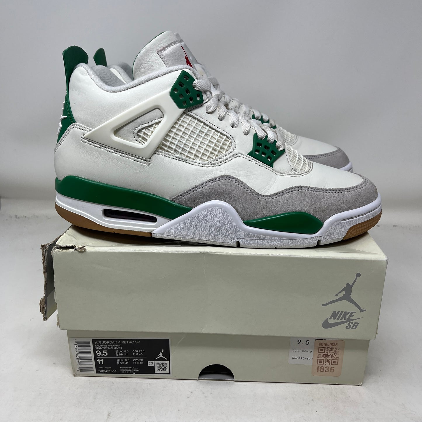 Jordan 4 Retro SB Pine Green Used