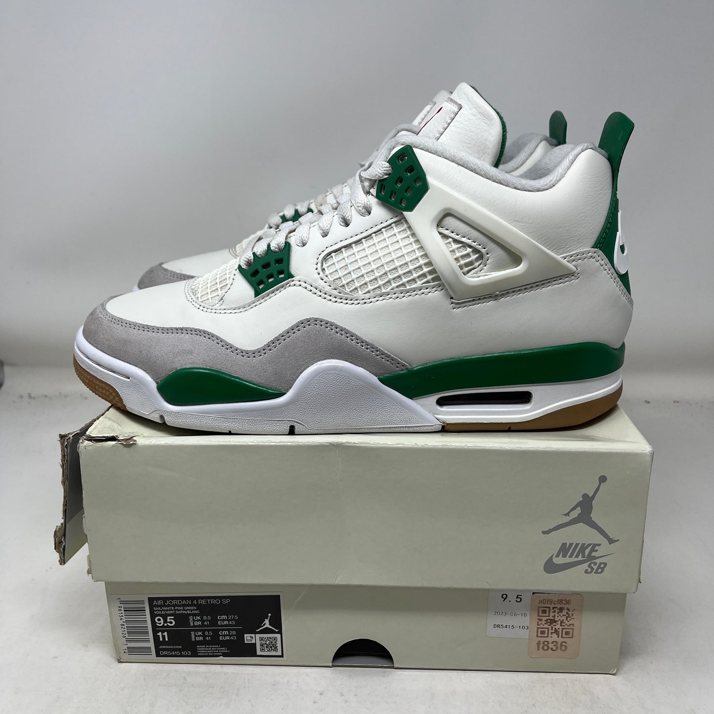 Jordan 4 Retro SB Pine Green Used