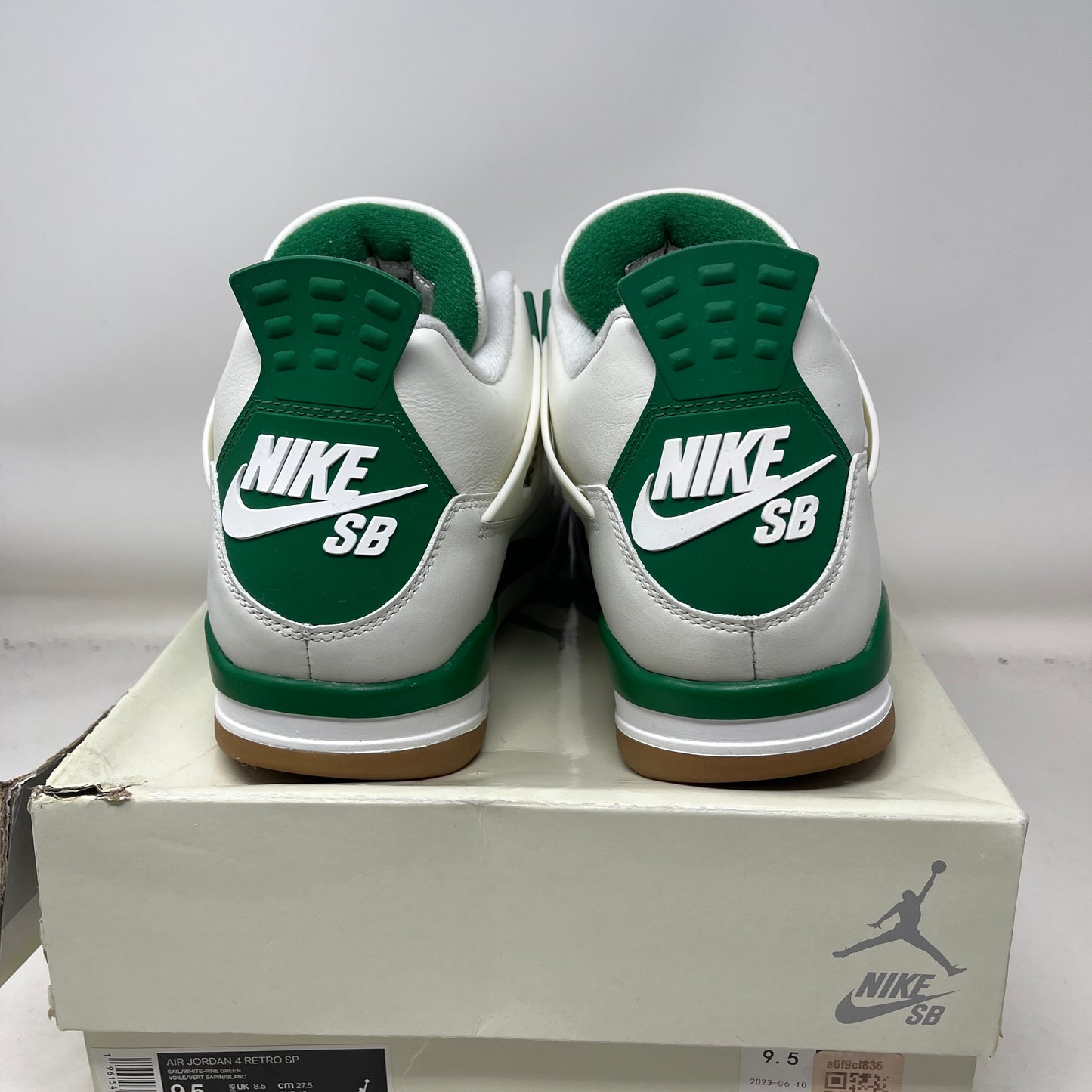 Jordan 4 Retro SB Pine Green Used