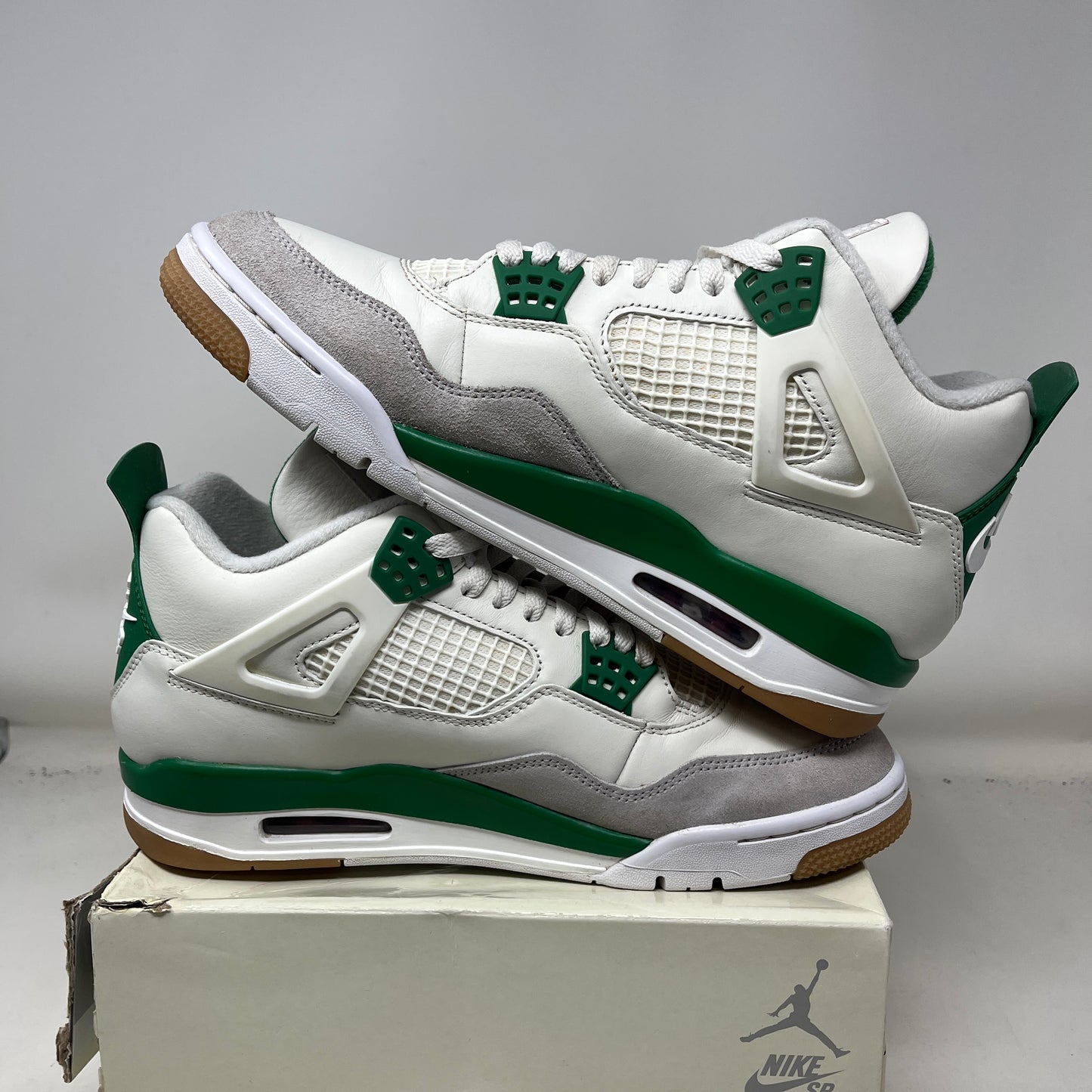 Jordan 4 Retro SB Pine Green Used