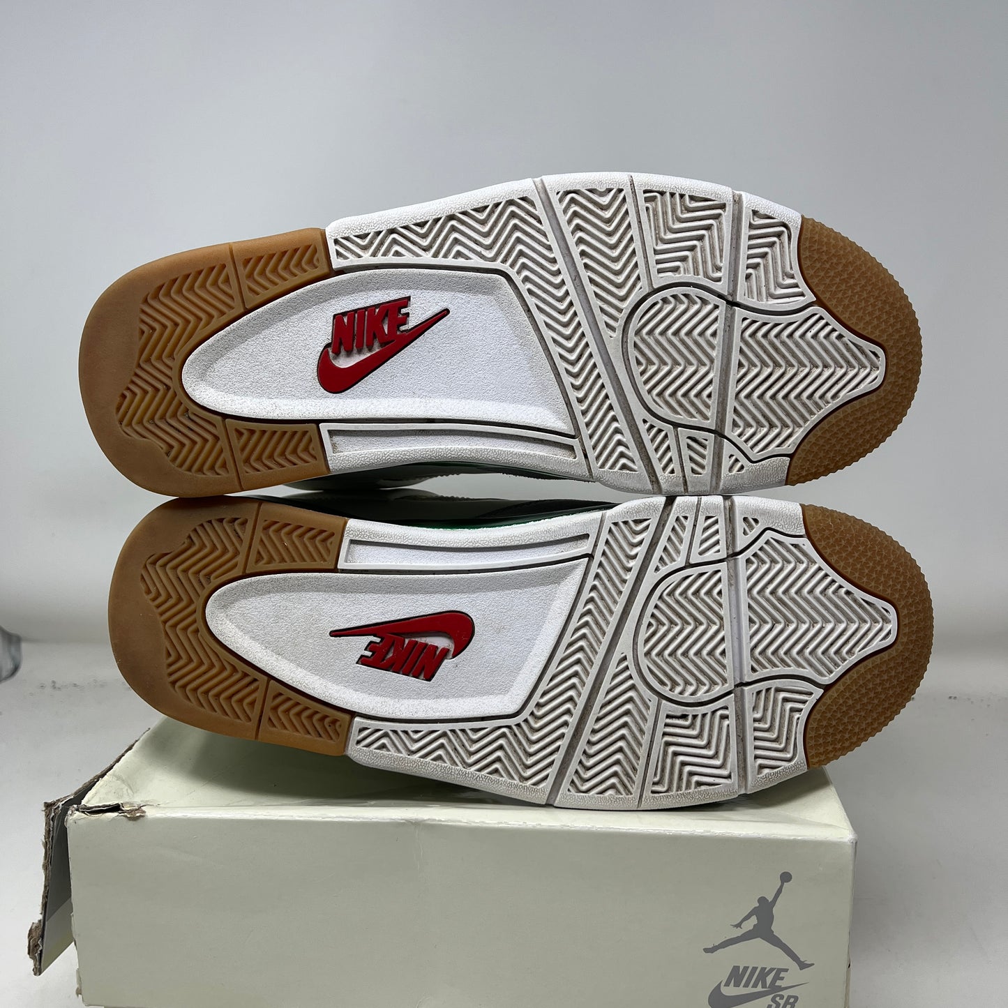 Jordan 4 Retro SB Pine Green Used