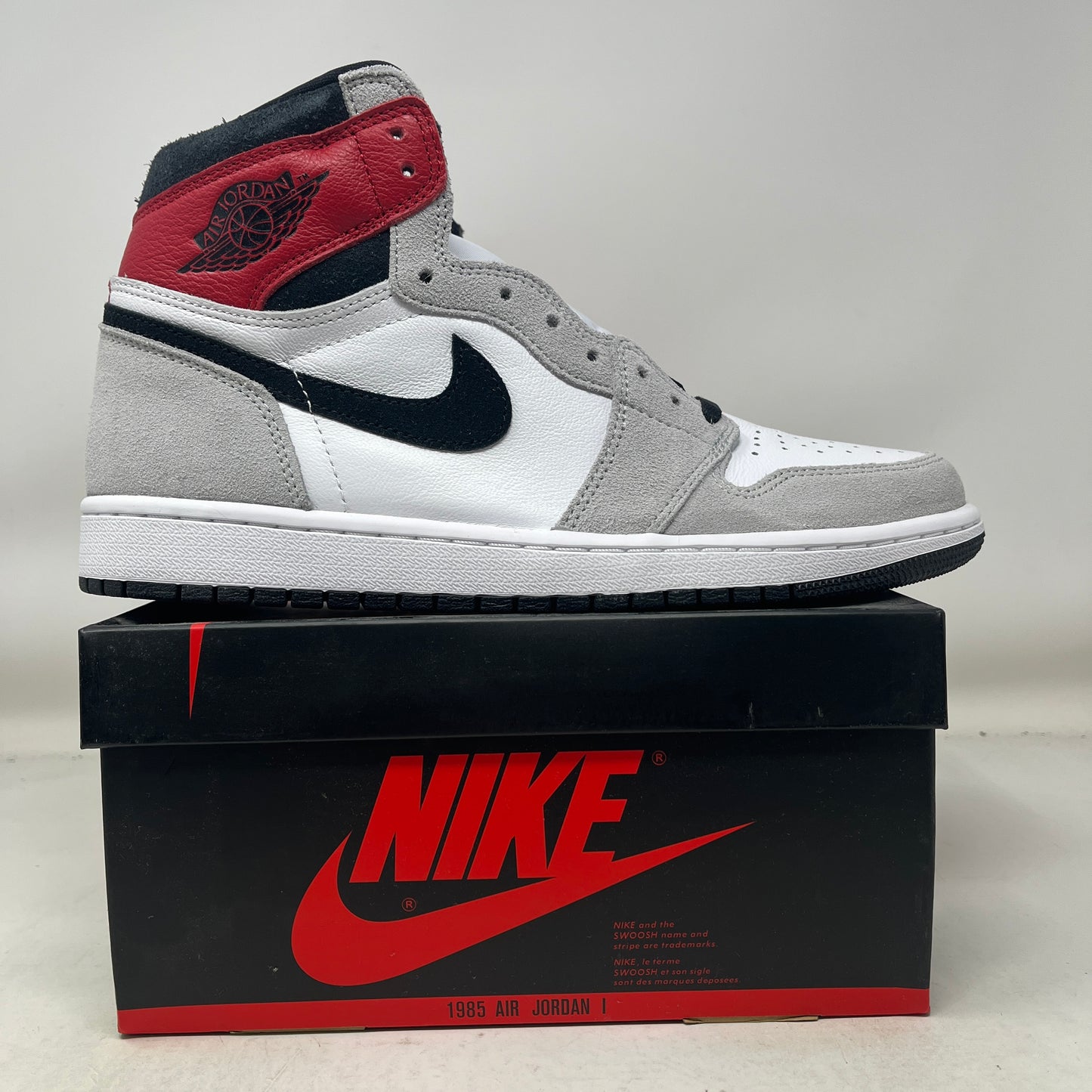Jordan 1 Retro High Light Smoke Grey