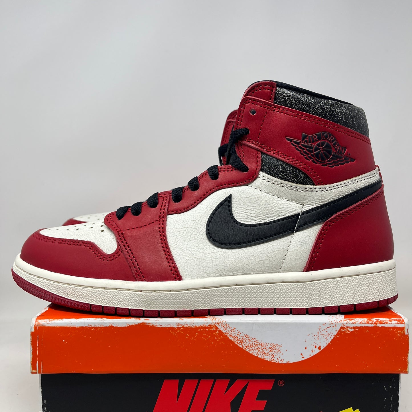 Jordan 1 Retro High OG Chicago Lost and Found Used